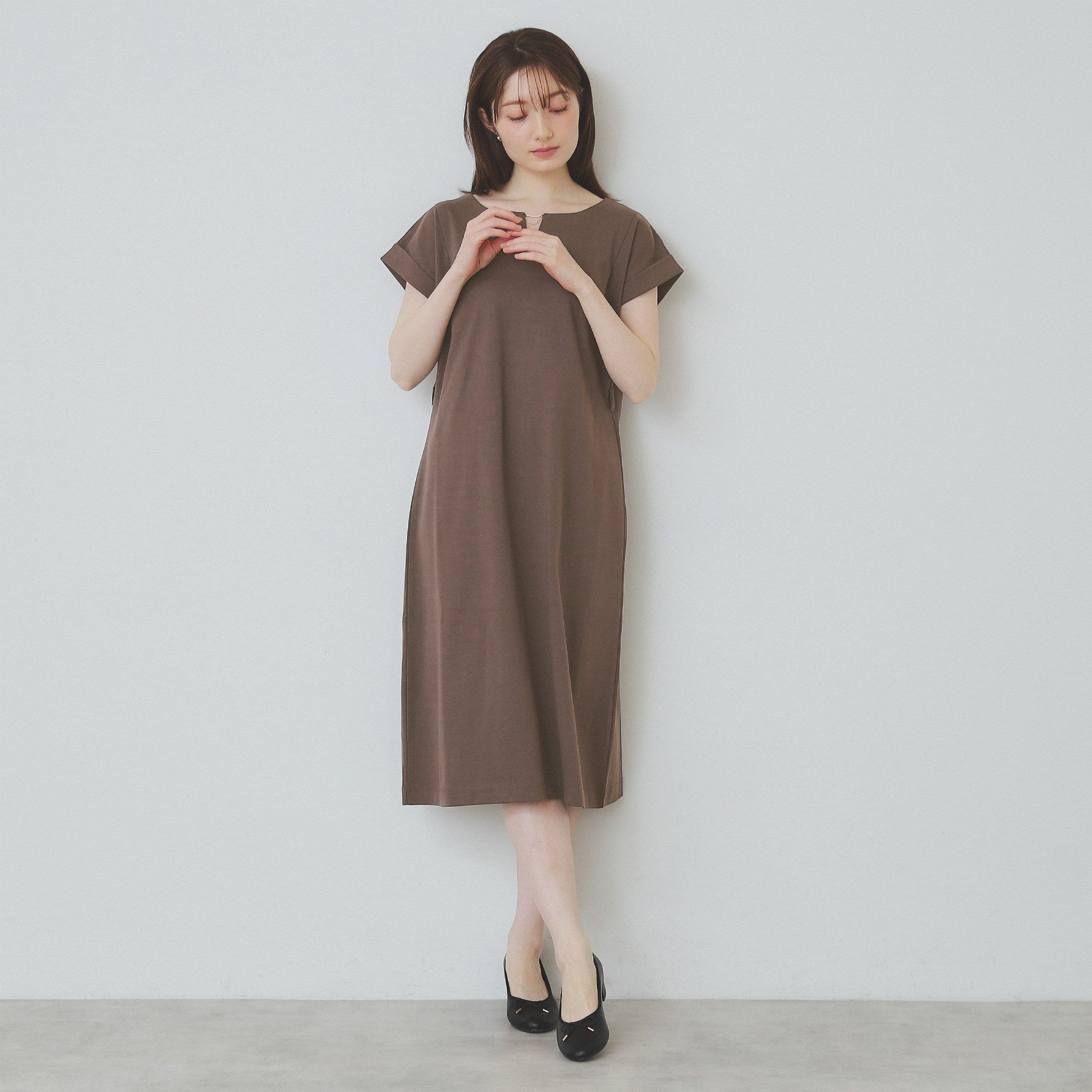 インデックス index 《5color/XS-3Lsize》Iラインシルエットワンピース【洗濯機洗い可/UVケア/接触冷感】 （ブラウン(844)） ブラウン(844)