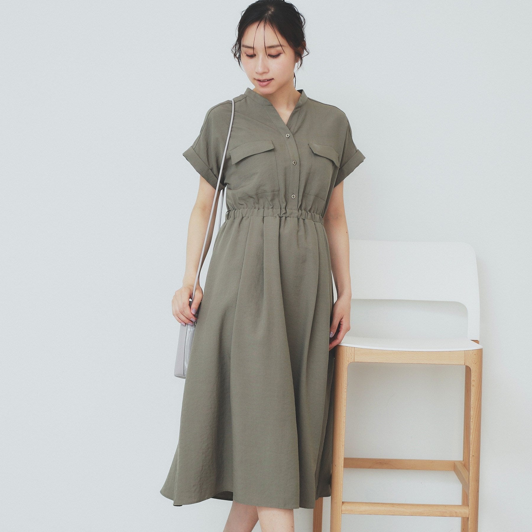 インデックス index 《6color/XS-LLsize》ダブルポケットスキッパーシャツワンピース【洗濯機洗い可/抗ピル/吸水速乾/防シワ】 （グレージュ(850)） グレージュ(850)
