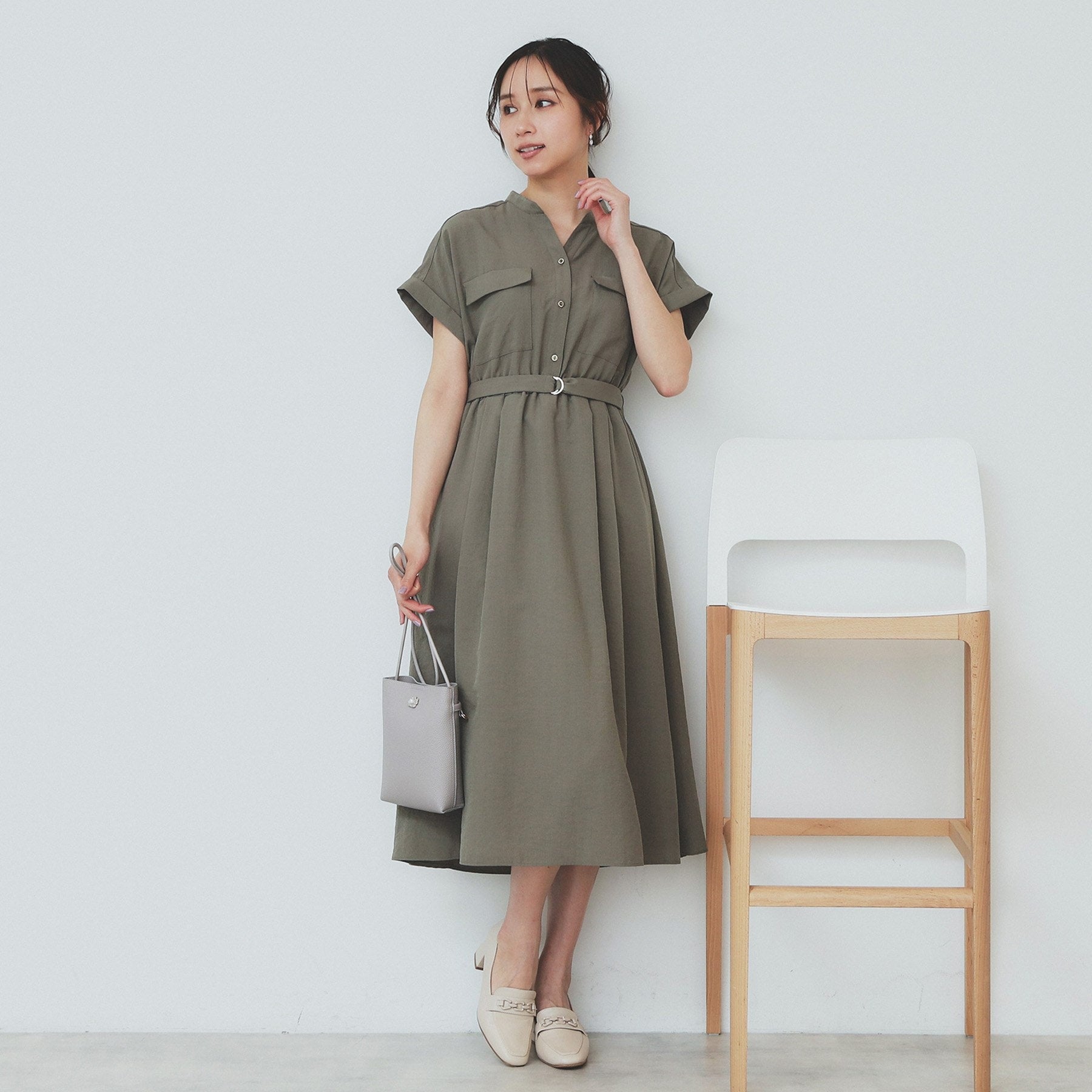 インデックス index 《6color/XS-LLsize》ダブルポケットスキッパーシャツワンピース【洗濯機洗い可/抗ピル/吸水速乾/防シワ】 （グレージュ(850)） グレージュ(850)