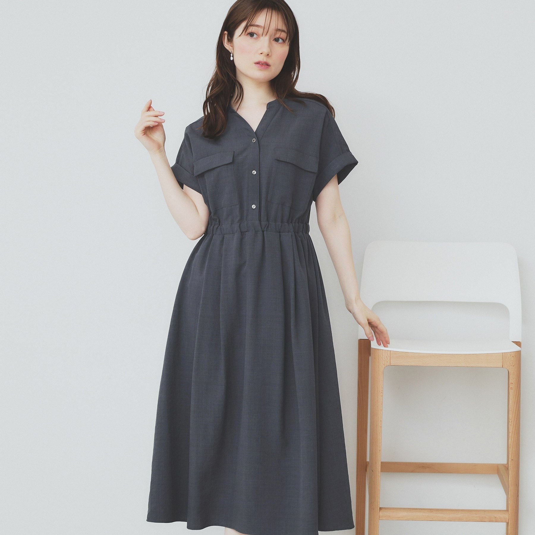 インデックス index 《6color/XS-LLsize》ダブルポケットスキッパーシャツワンピース【洗濯機洗い可/抗ピル/吸水速乾/防シワ】 （グレージュ(850)） グレージュ(850)