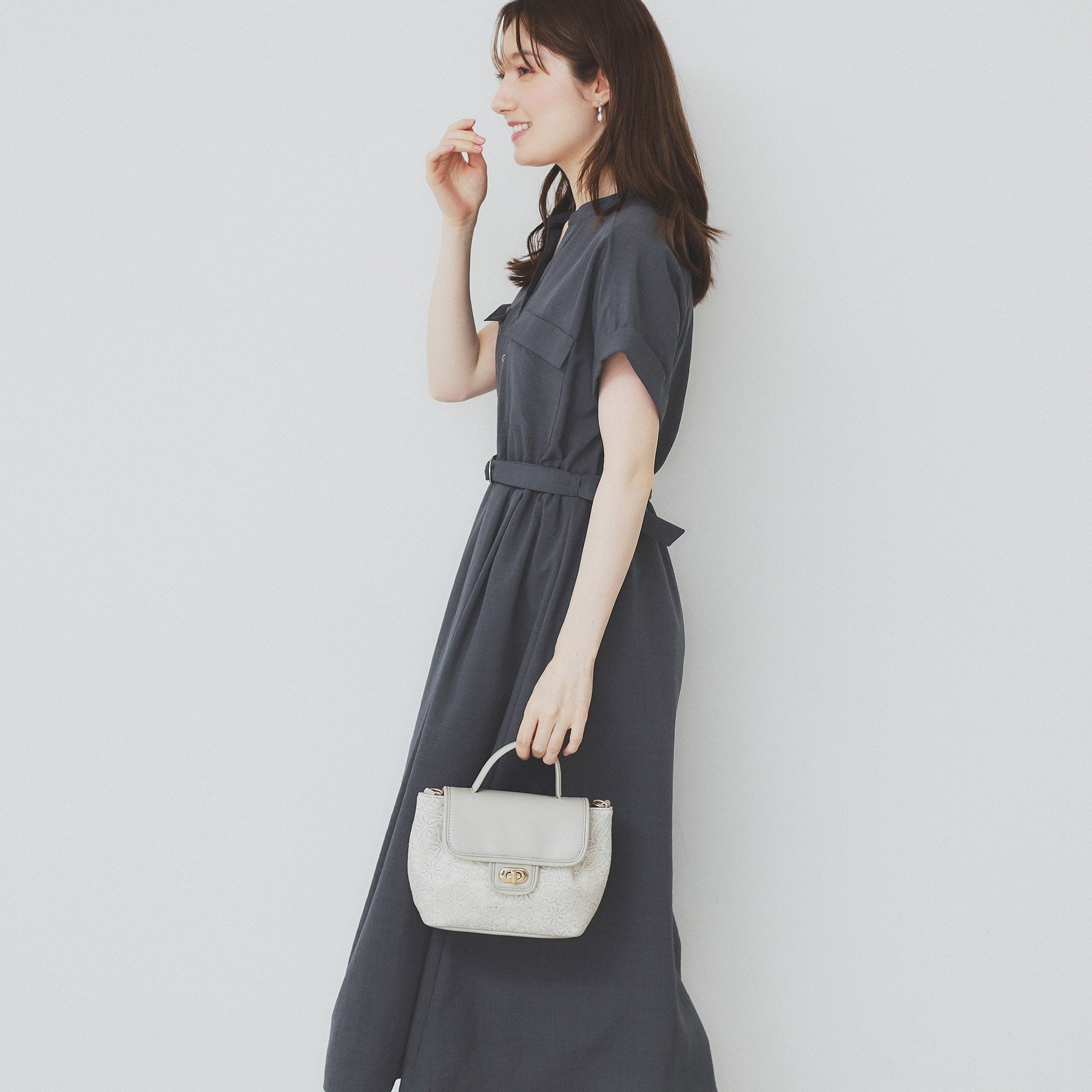 インデックス index 《6color/XS-LLsize》ダブルポケットスキッパーシャツワンピース【洗濯機洗い可/抗ピル/吸水速乾/防シワ】 （グレージュ(850)） グレージュ(850)