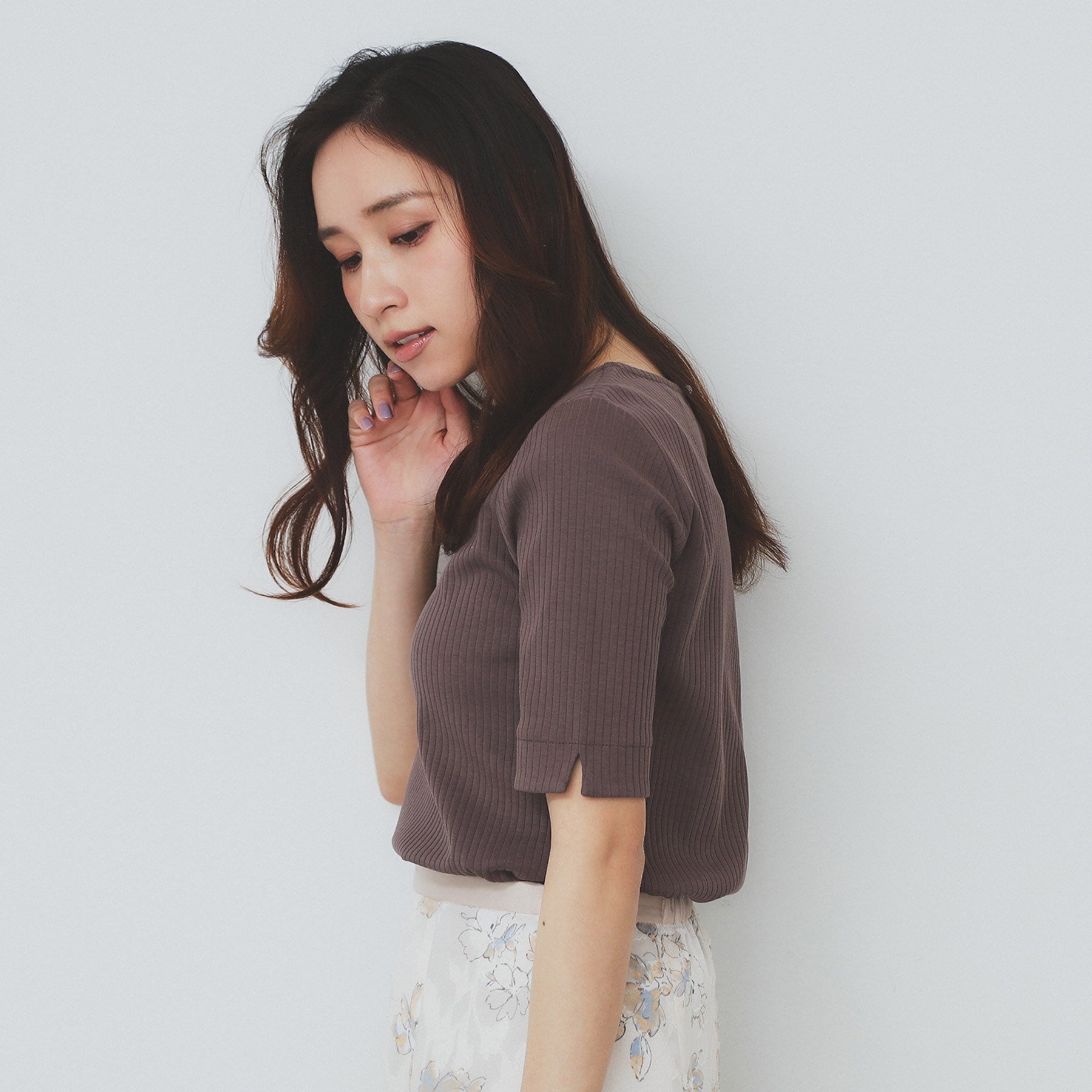 インデックス index 《7color/XS-LLsize》ボートネックリブトップス【UV/洗濯機洗い可】 （チャコールグレー(014)） チャコールグレー(014)