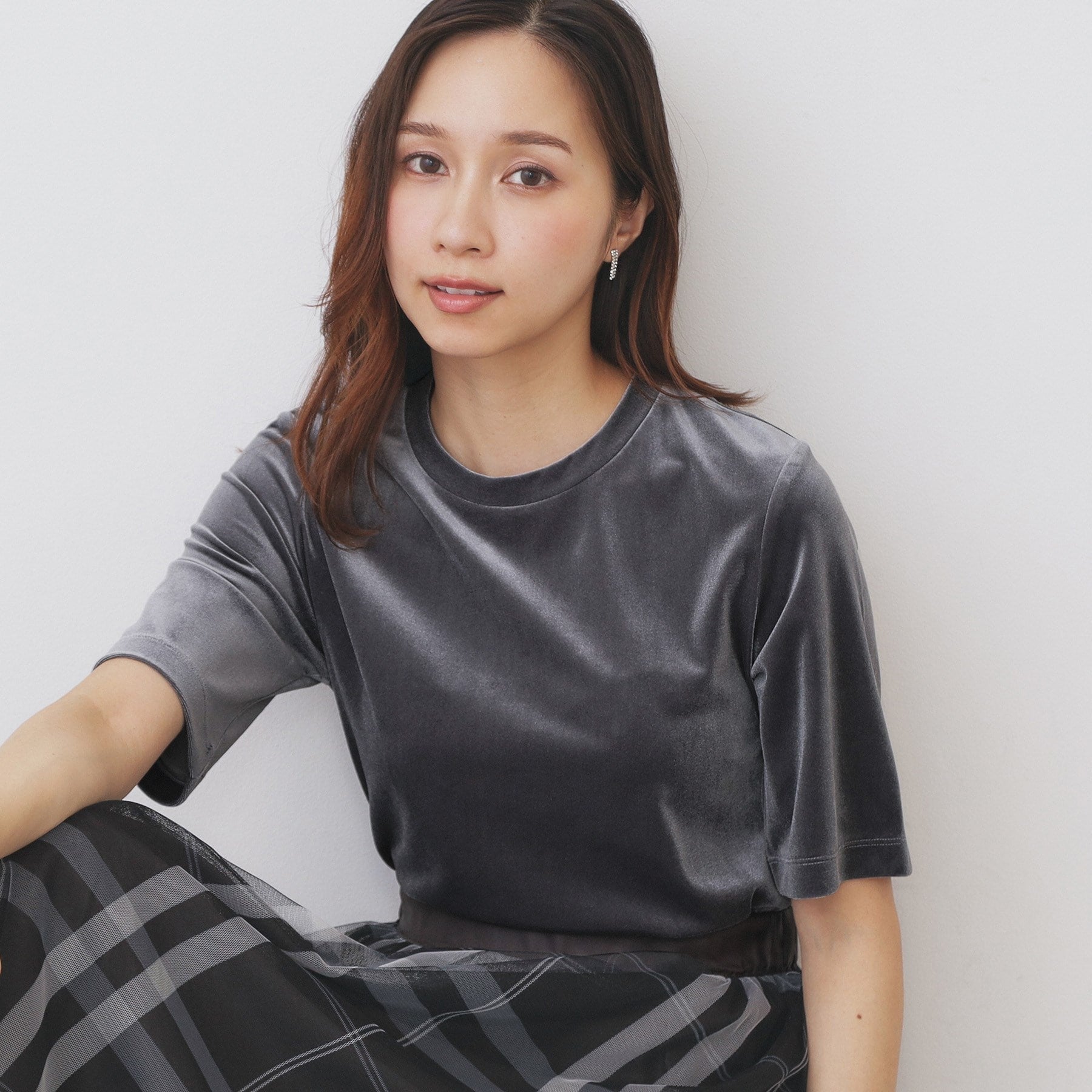 インデックス index ベロアボクシーTシャツ【洗濯機可】 （グレージュ(050)） グレージュ(050)
