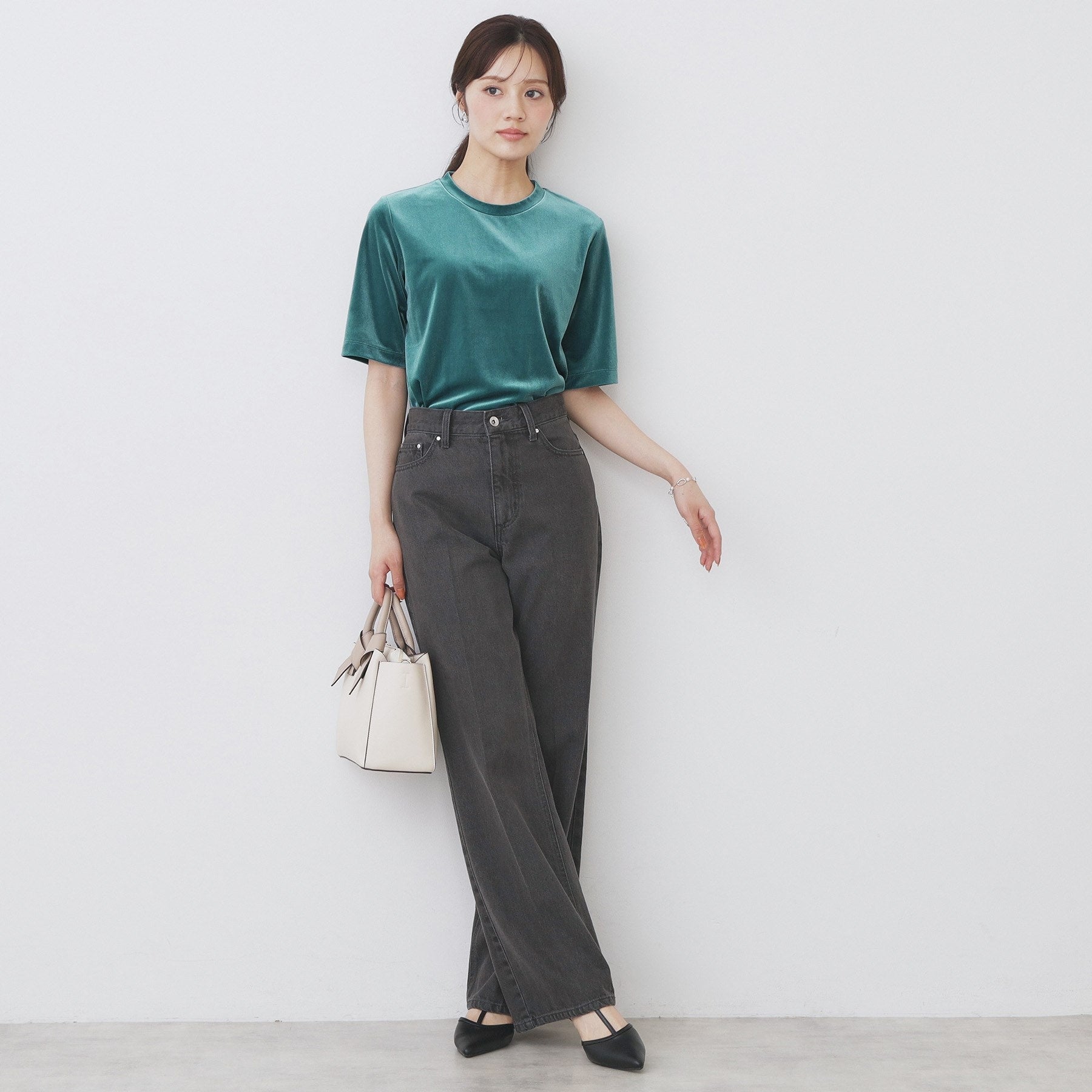 インデックス index ベロアボクシーTシャツ【洗濯機可】 （グレージュ(050)） グレージュ(050)