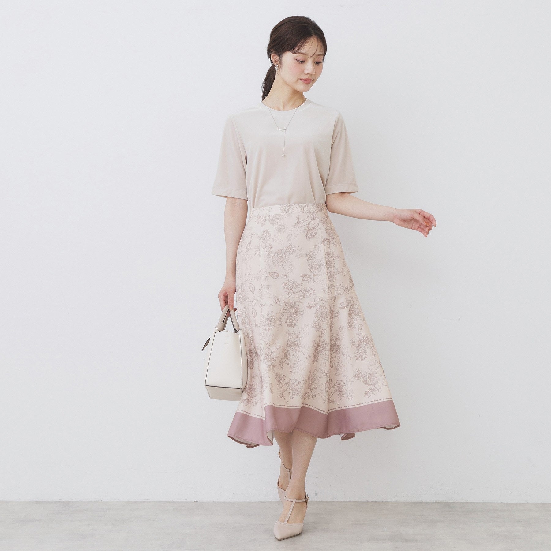 インデックス index ベロアボクシーTシャツ【洗濯機可】 （グレージュ(050)） グレージュ(050)