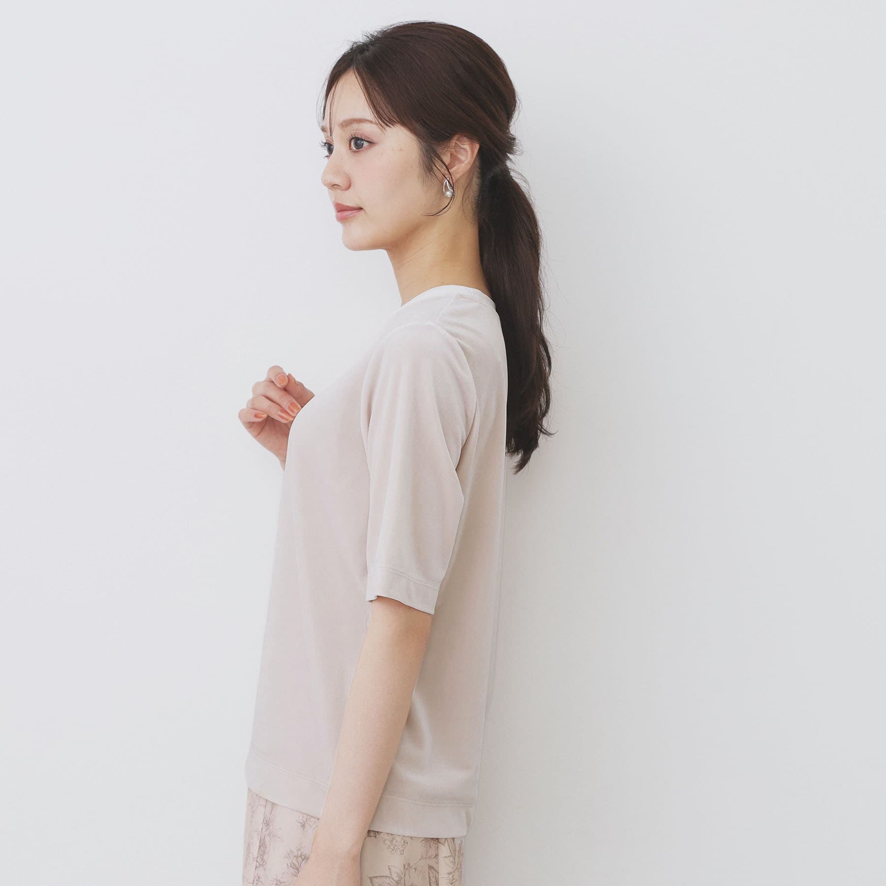 インデックス index ベロアボクシーTシャツ【洗濯機可】 （グレージュ(050)） グレージュ(050)