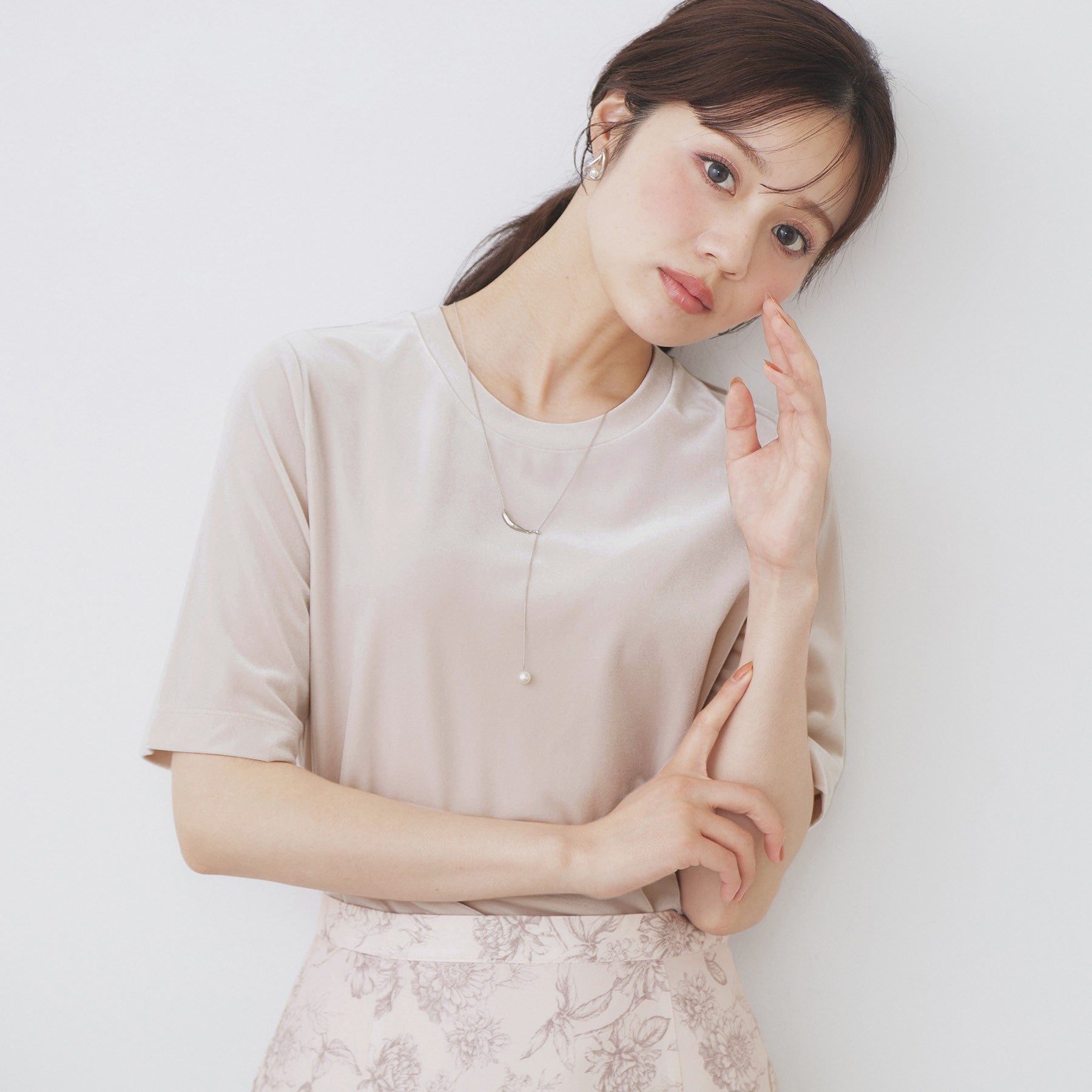 インデックス index ベロアボクシーTシャツ【洗濯機可】 （グレージュ(050)） グレージュ(050)