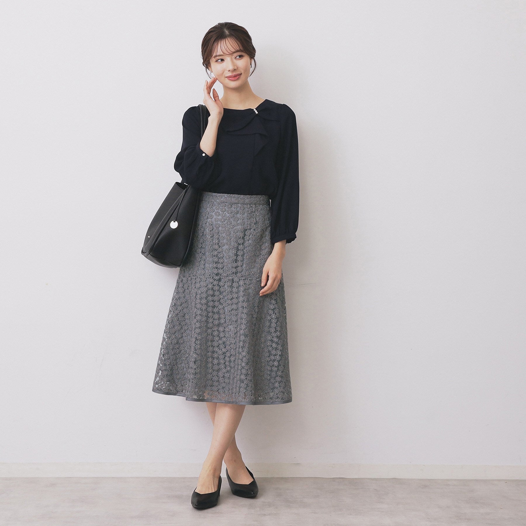 インデックス index チュール小花刺繍切り替えマーメイドスカート【洗濯機可・抗ピル】 （チャコールグレー(013)） チャコールグレー(013)