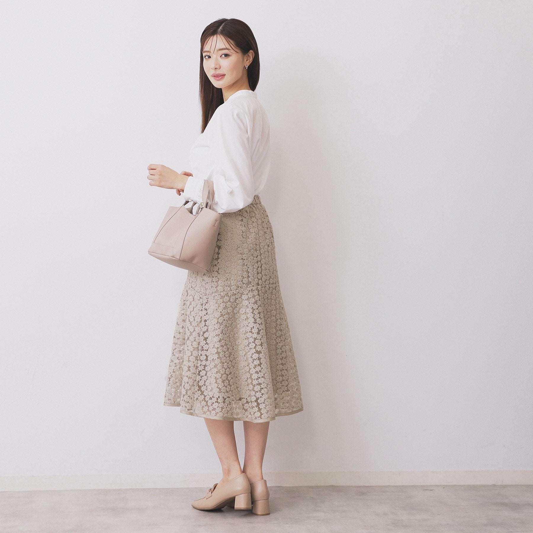 インデックス index チュール小花刺繍切り替えマーメイドスカート【洗濯機可・抗ピル】 （チャコールグレー(013)） チャコールグレー(013)