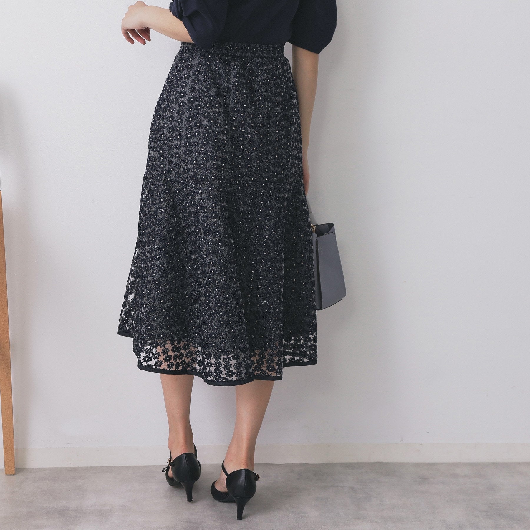 インデックス index チュール小花刺繍切り替えマーメイドスカート【洗濯機可・抗ピル】 （チャコールグレー(013)） チャコールグレー(013)