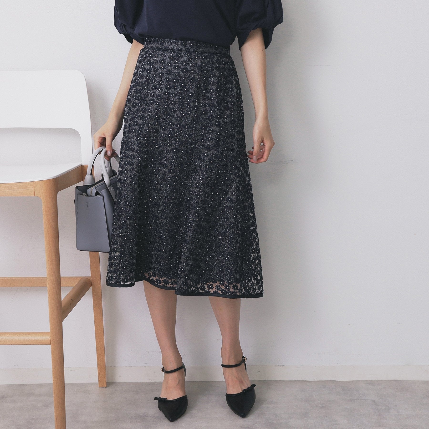 インデックス index チュール小花刺繍切り替えマーメイドスカート【洗濯機可・抗ピル】 （ネイビー(094)） ネイビー(094)