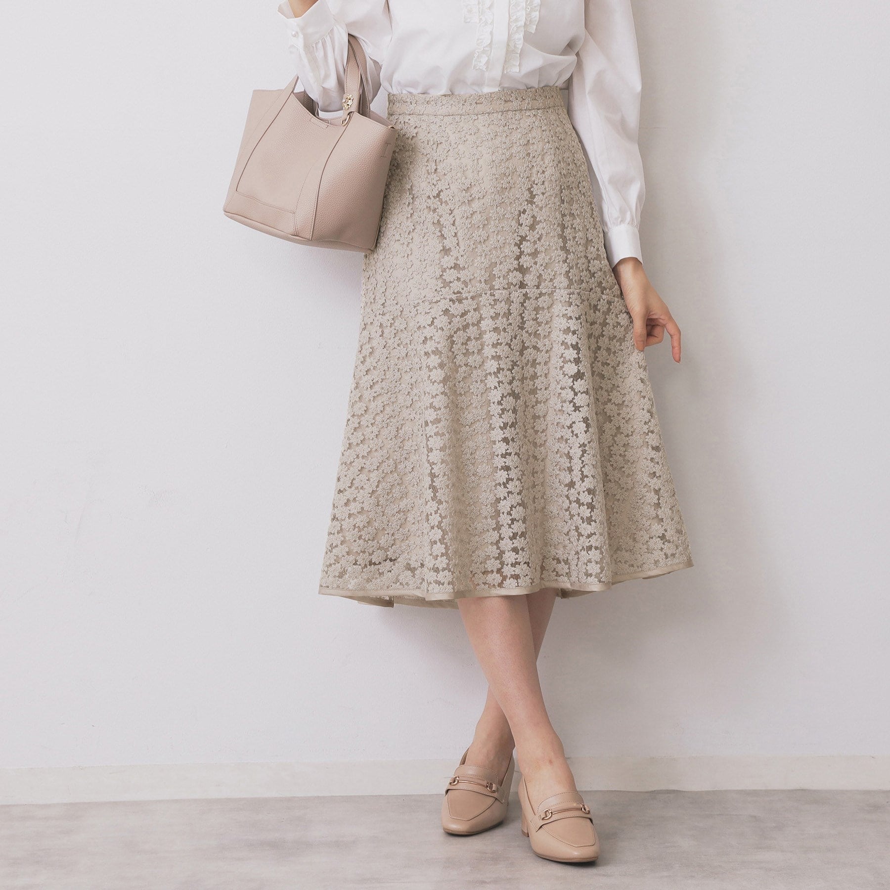 インデックス index チュール小花刺繍切り替えマーメイドスカート【洗濯機可・抗ピル】 （グレージュ(050)） グレージュ(050)