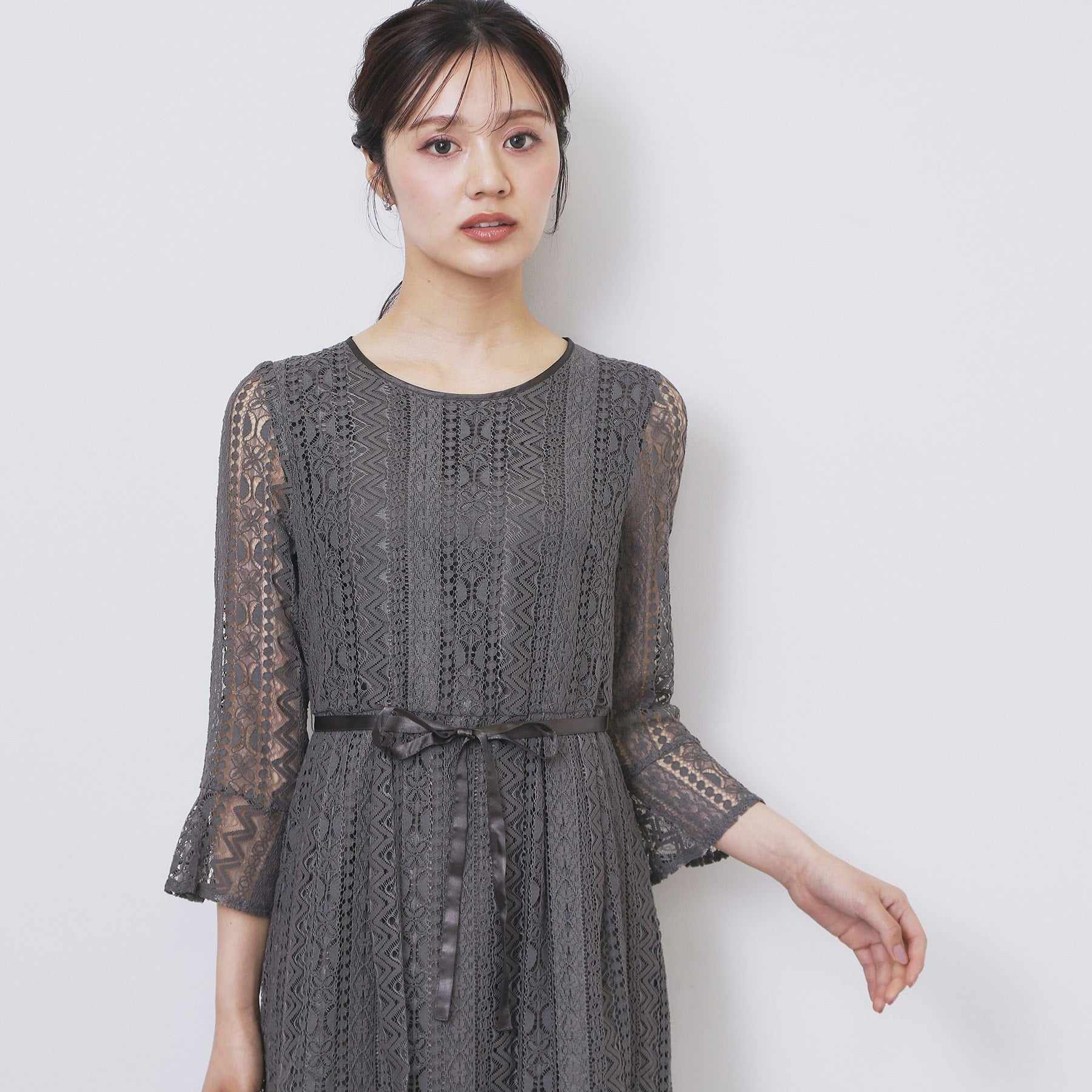 インデックス index 幾何ラインレースフレアスリーブワンピース【洗濯機可】 （ネイビー(094)） ネイビー(094)