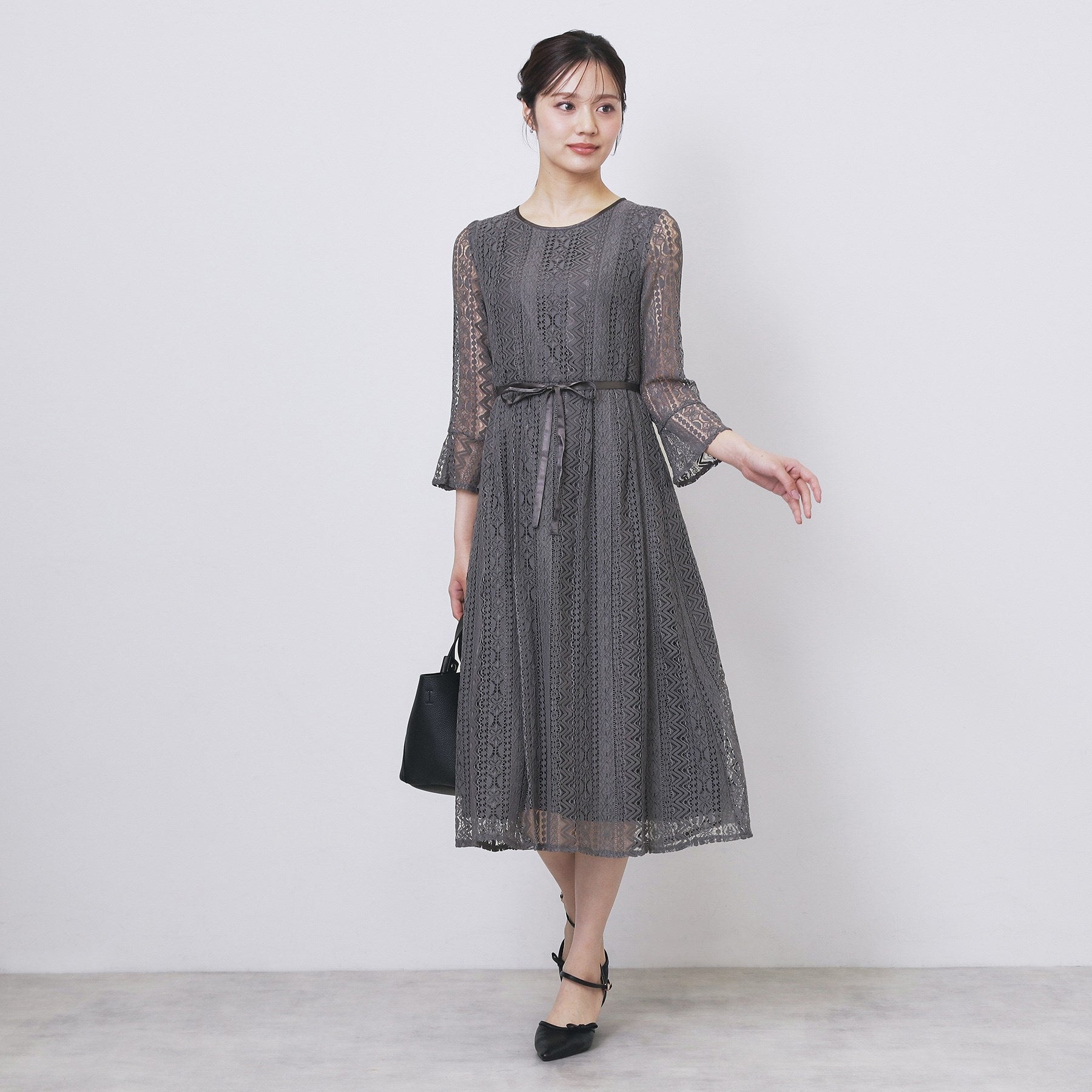 インデックス index 幾何ラインレースフレアスリーブワンピース【洗濯機可】 （ネイビー(094)） ネイビー(094)