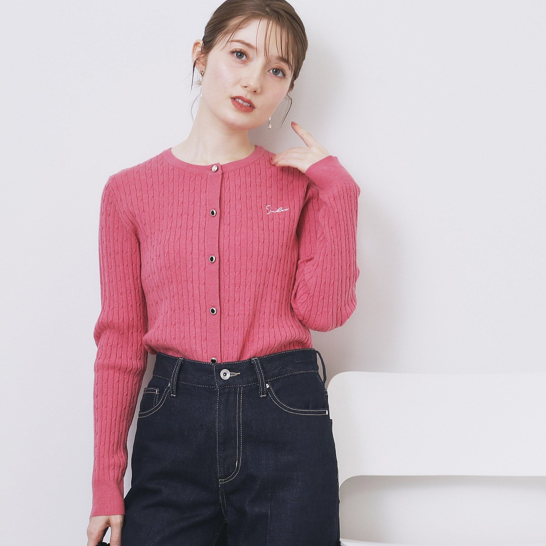 インデックス index ケーブルクルーネックカーディガン【洗濯機可】 （オフホワイト(003)） オフホワイト(003)