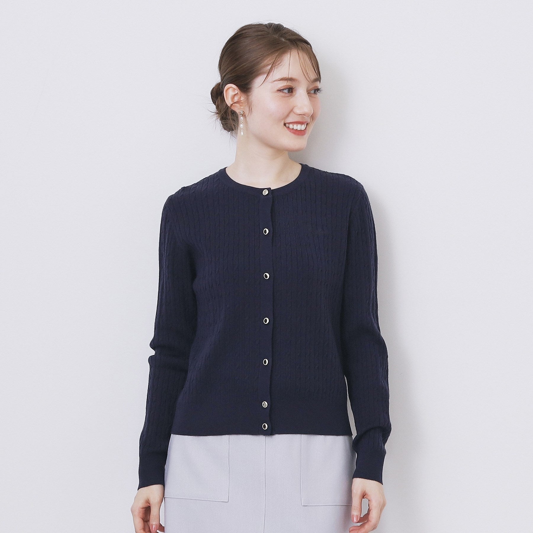 インデックス index ケーブルクルーネックカーディガン【洗濯機可】 （オフホワイト(003)） オフホワイト(003)