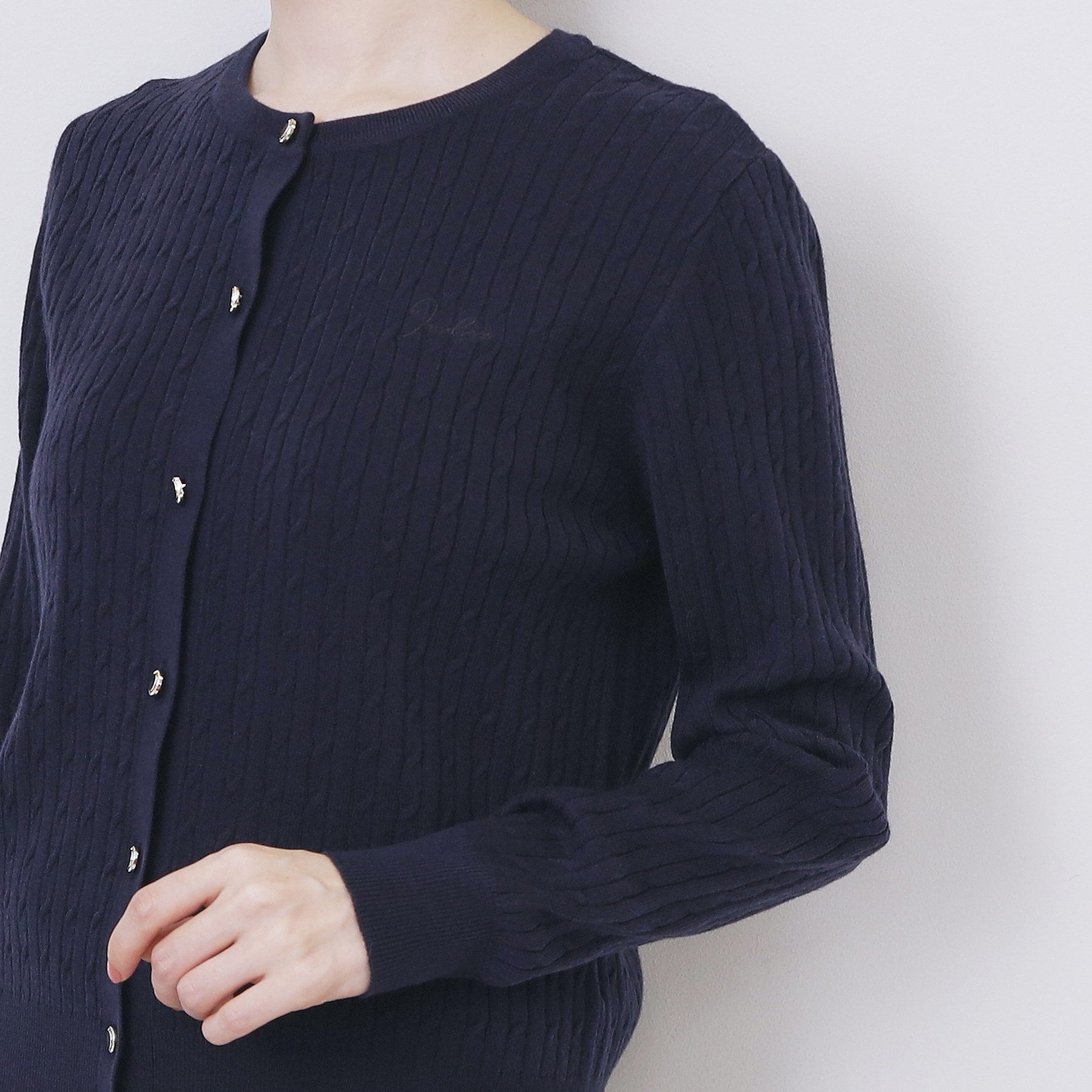 インデックス index ケーブルクルーネックカーディガン【洗濯機可】 （オフホワイト(003)） オフホワイト(003)