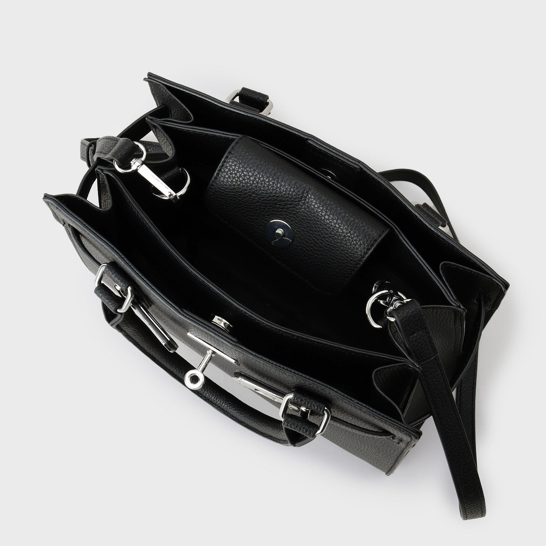 インディヴィ INDIVI 【合皮／フォーマル】ショルダー付きスクエアバッグ （グレージュ(050)） グレージュ(050)