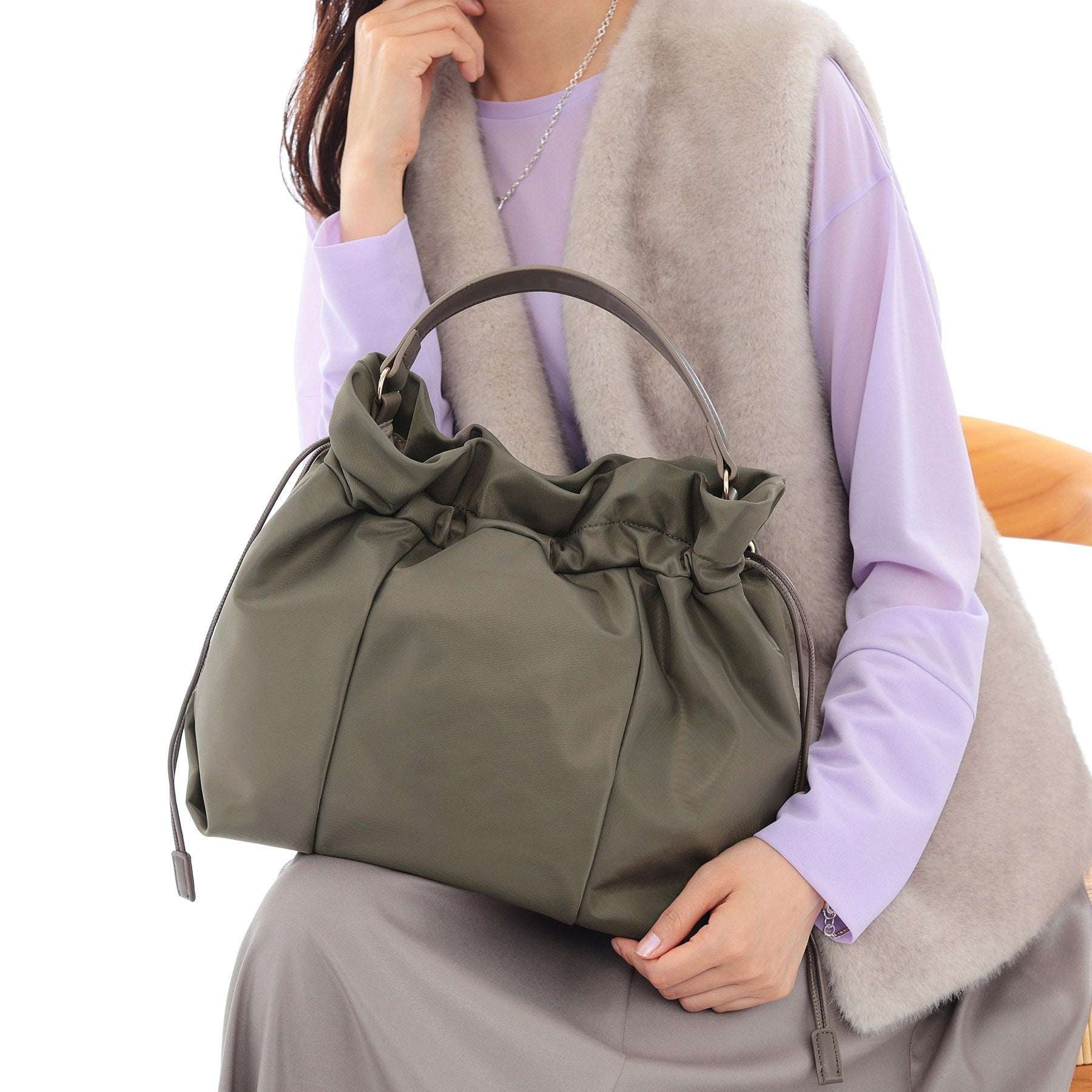 インディヴィ INDIVI ミドルドロストバッグ （トープ(054)） トープ(054)