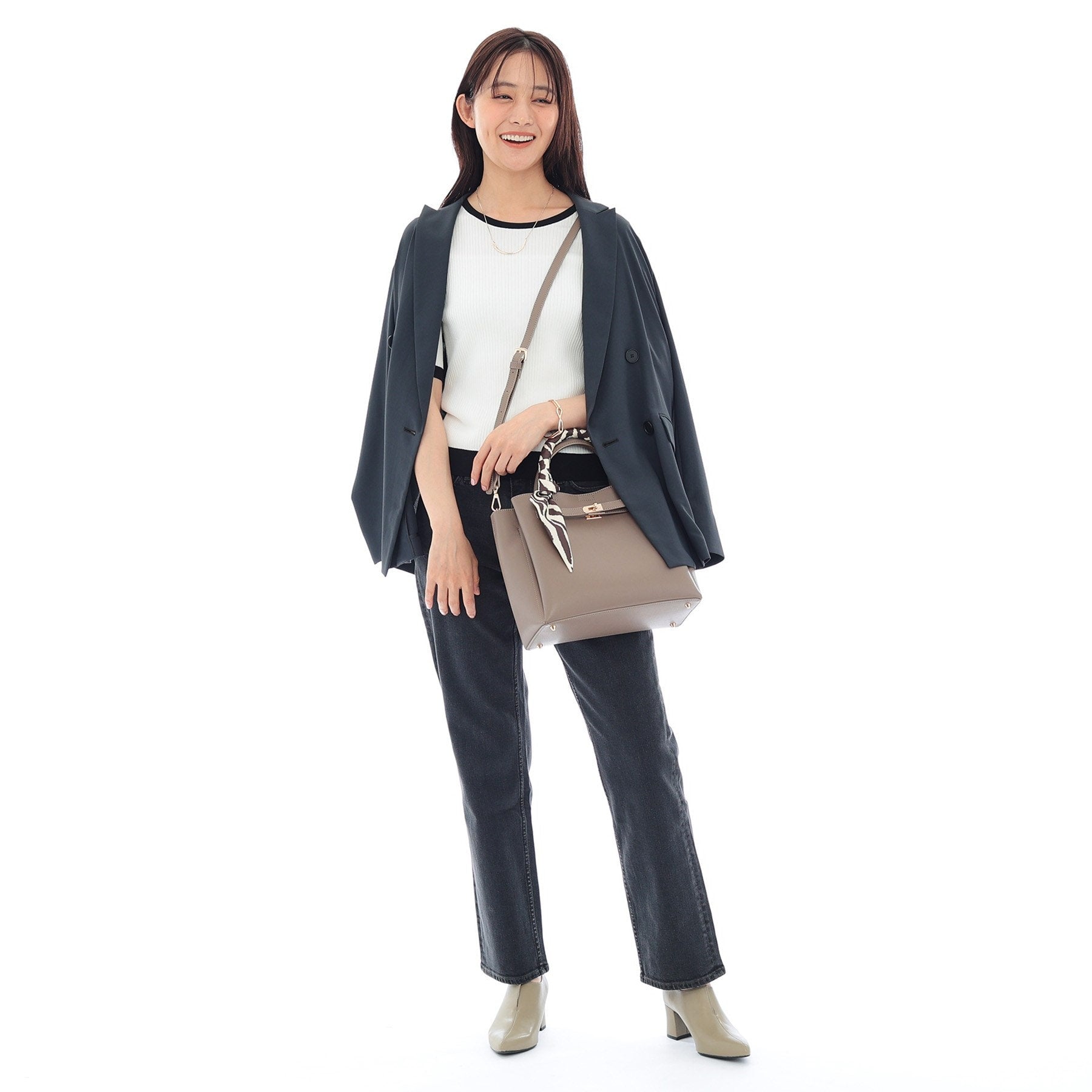 インディヴィ INDIVI ソフトタックミドルバッグ （ピンクベージュ(053)） ピンクベージュ(053)