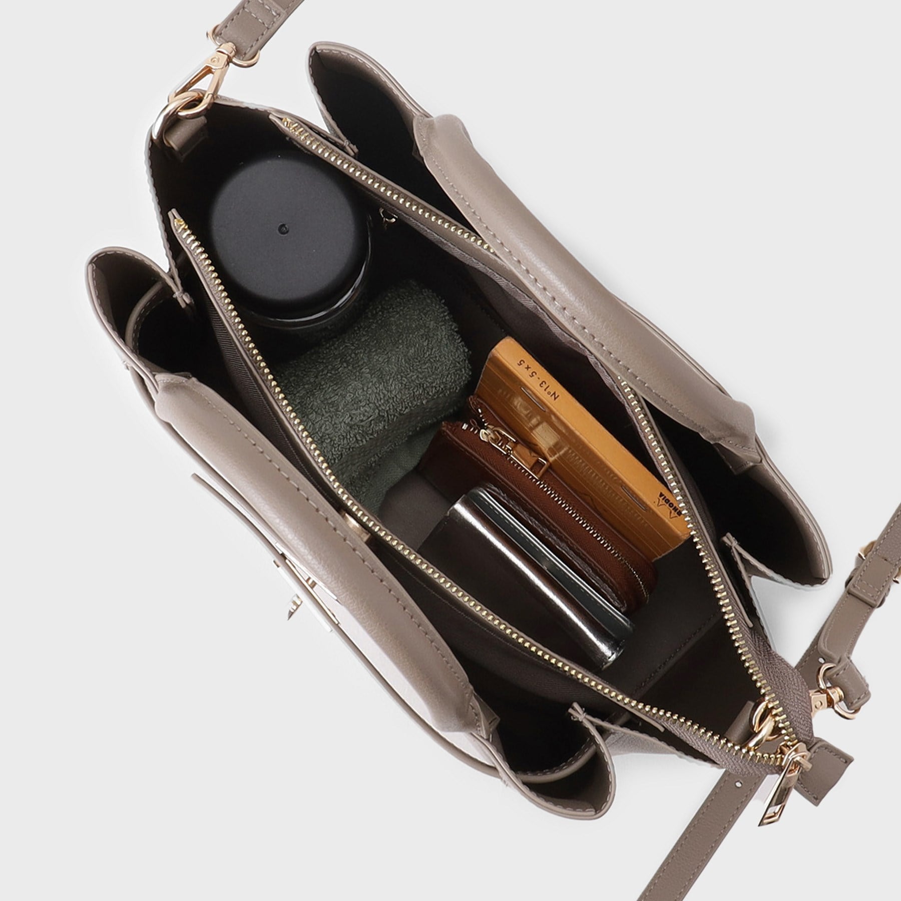 インディヴィ INDIVI ソフトタックミドルバッグ （ピンクベージュ(053)） ピンクベージュ(053)