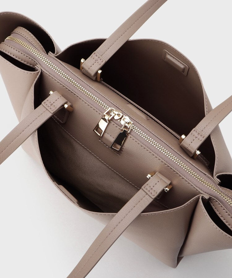 インディヴィ INDIVI 【A4収納可能／合皮】キャリアタックバッグ （チャコールグレー(014)） チャコールグレー(014)