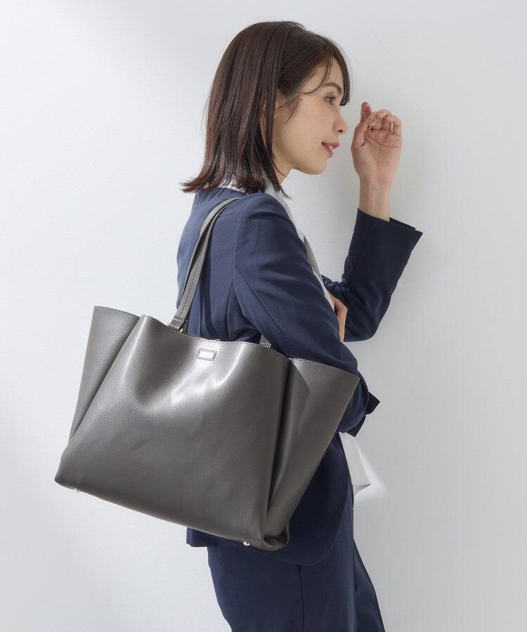 インディヴィ INDIVI 【A4収納可能／合皮】キャリアタックバッグ （ブラック(019)） ブラック(019)