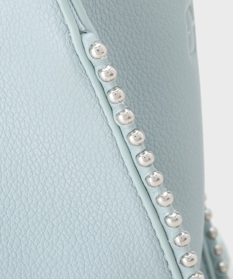 インディヴィ INDIVI 【合皮】スタッズ風メタルポシェットバッグ （ブラック(019)） ブラック(019)