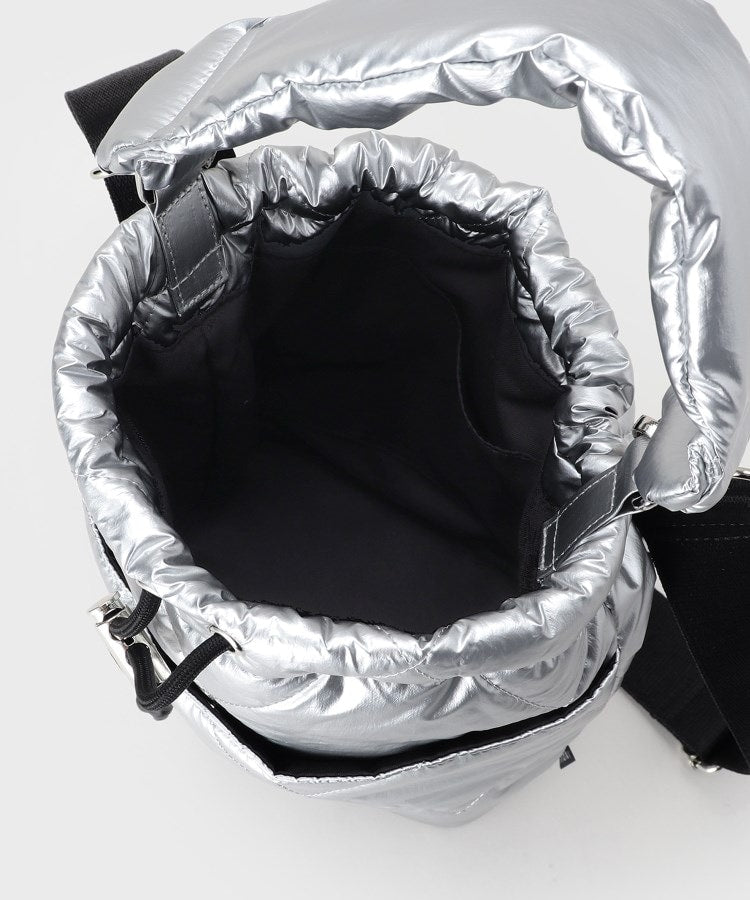 インディヴィ INDIVI 【大人カジュアル／ショルダー付】ふかふか巾着バッグ （シルバー(006)） シルバー(006)