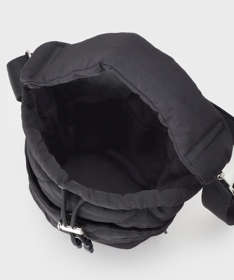 インディヴィ INDIVI 【大人カジュアル／ショルダー付】ふかふか巾着バッグ （シルバー(006)） シルバー(006)