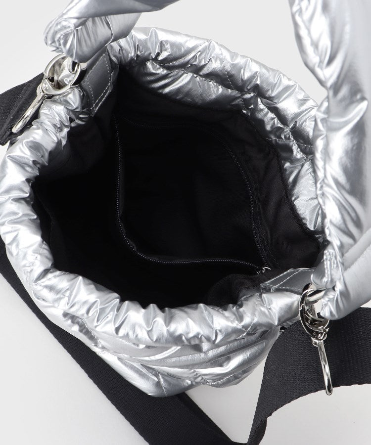 インディヴィ INDIVI 【大人カジュアル／ショルダー付】ふかふか巾着バッグ （シルバー(006)） シルバー(006)