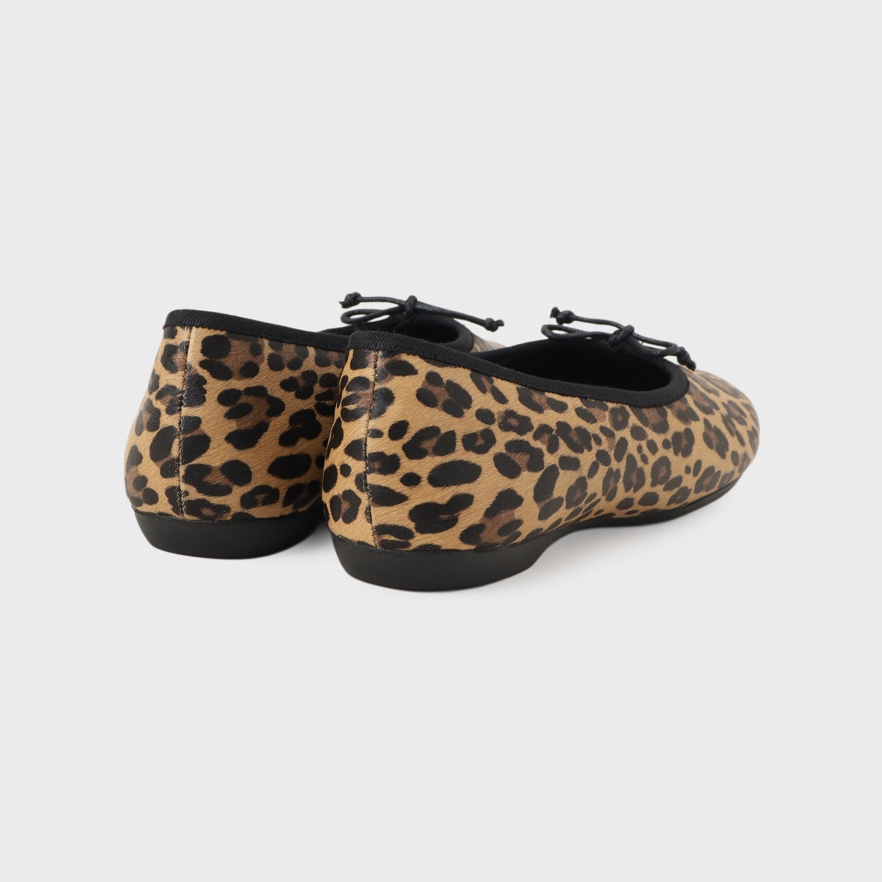 インディヴィ INDIVI スゴラク バレーシューズ （ブラック(019)） ブラック(019)