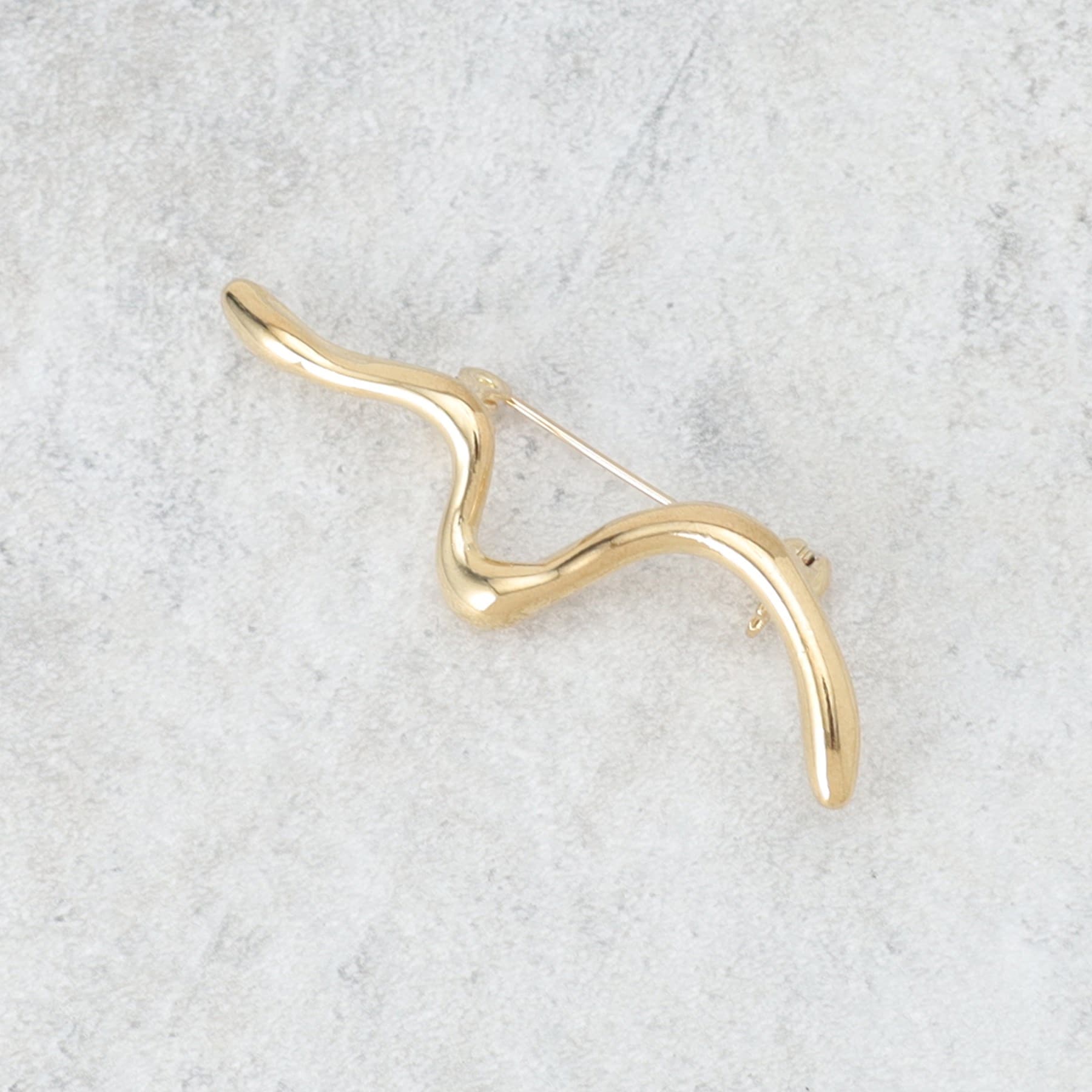 インディヴィ INDIVI 【セレモニー／デイリー】ニュアンスブローチ （ゴールド(007)） ゴールド(007)