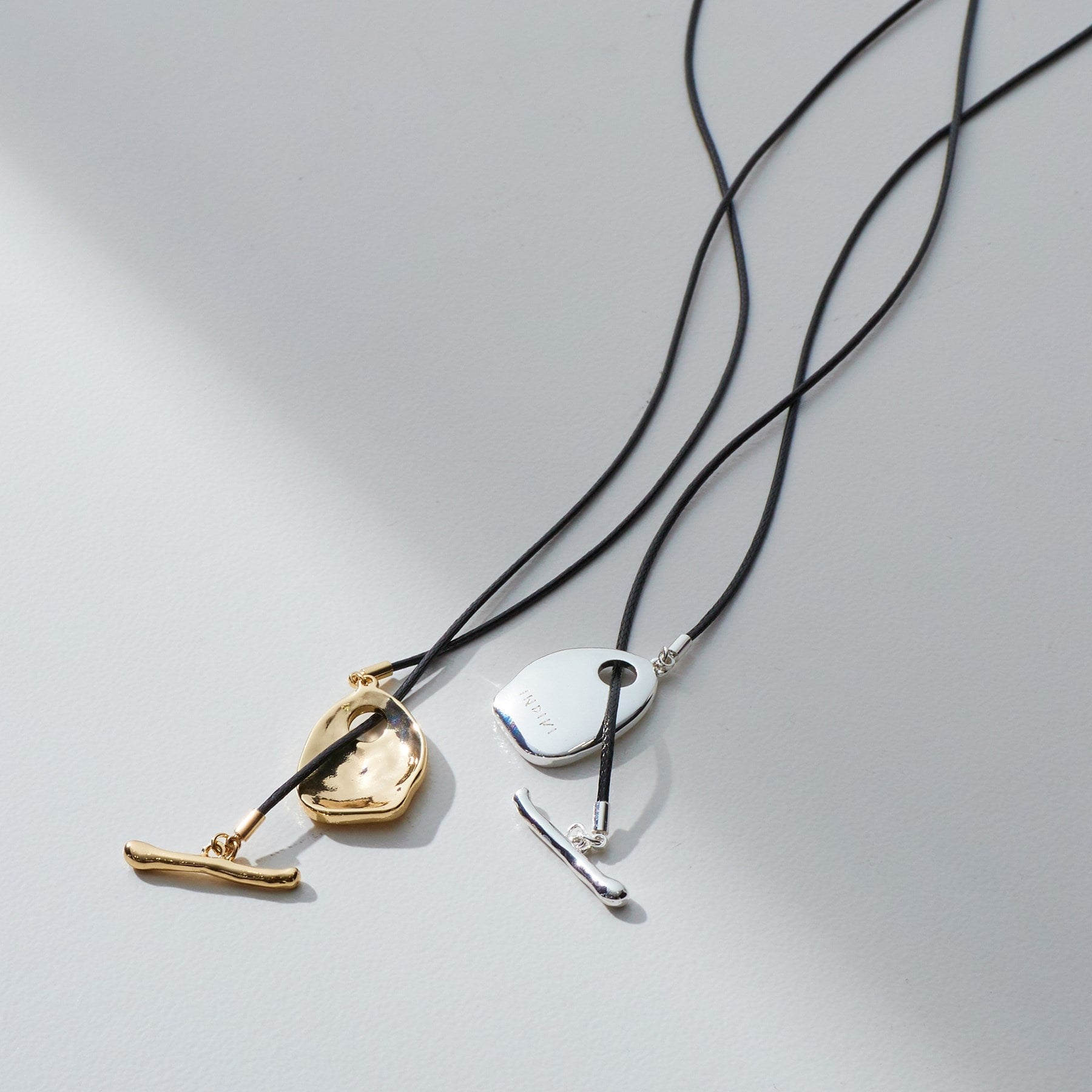 インディヴィ INDIVI ニュアンスコードネックレス （ゴールド(007)） ゴールド(007)