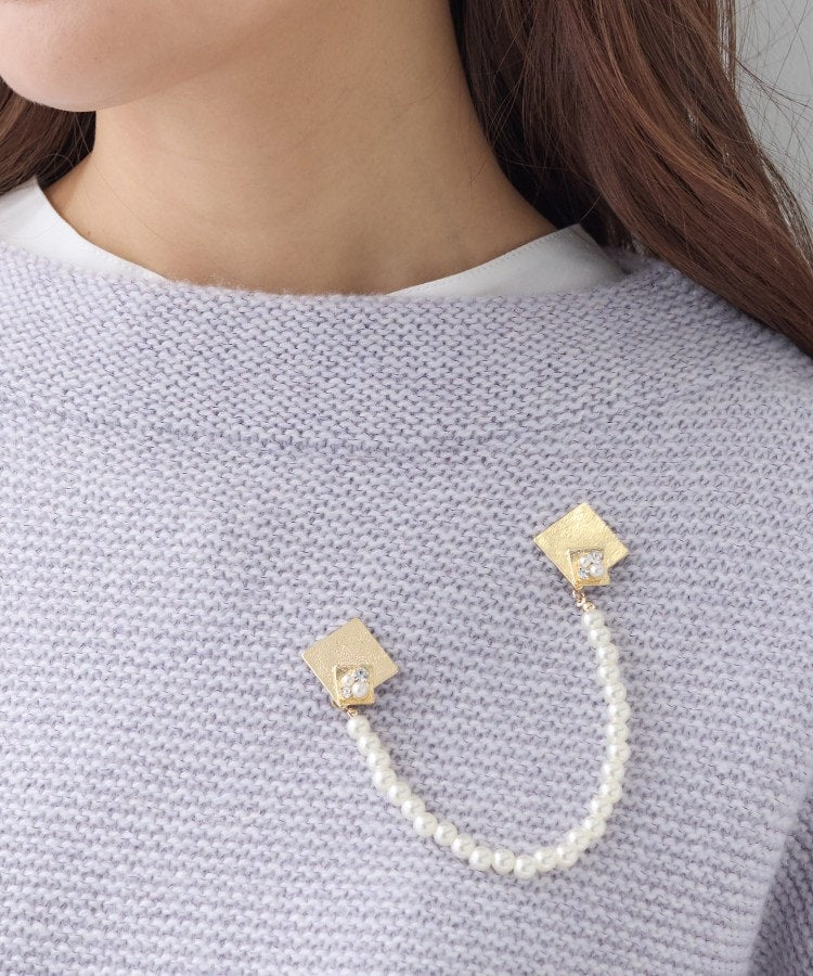 インディヴィ INDIVI 【贈り物／クリスマス】ブリッジパール調ブローチ （ゴールド(007)） ゴールド(007)