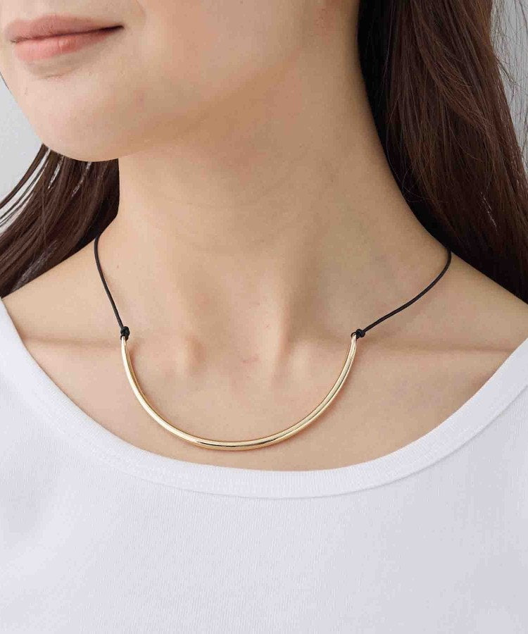 インディヴィ INDIVI ◆【長さ調整自由】メタルカーブバーネックレス （ゴールド(007)） ゴールド(007)