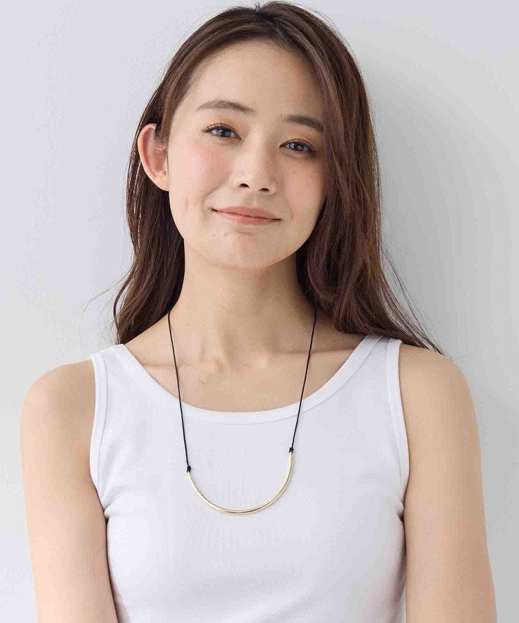 インディヴィ INDIVI ◆【長さ調整自由】メタルカーブバーネックレス （ゴールド(007)） ゴールド(007)