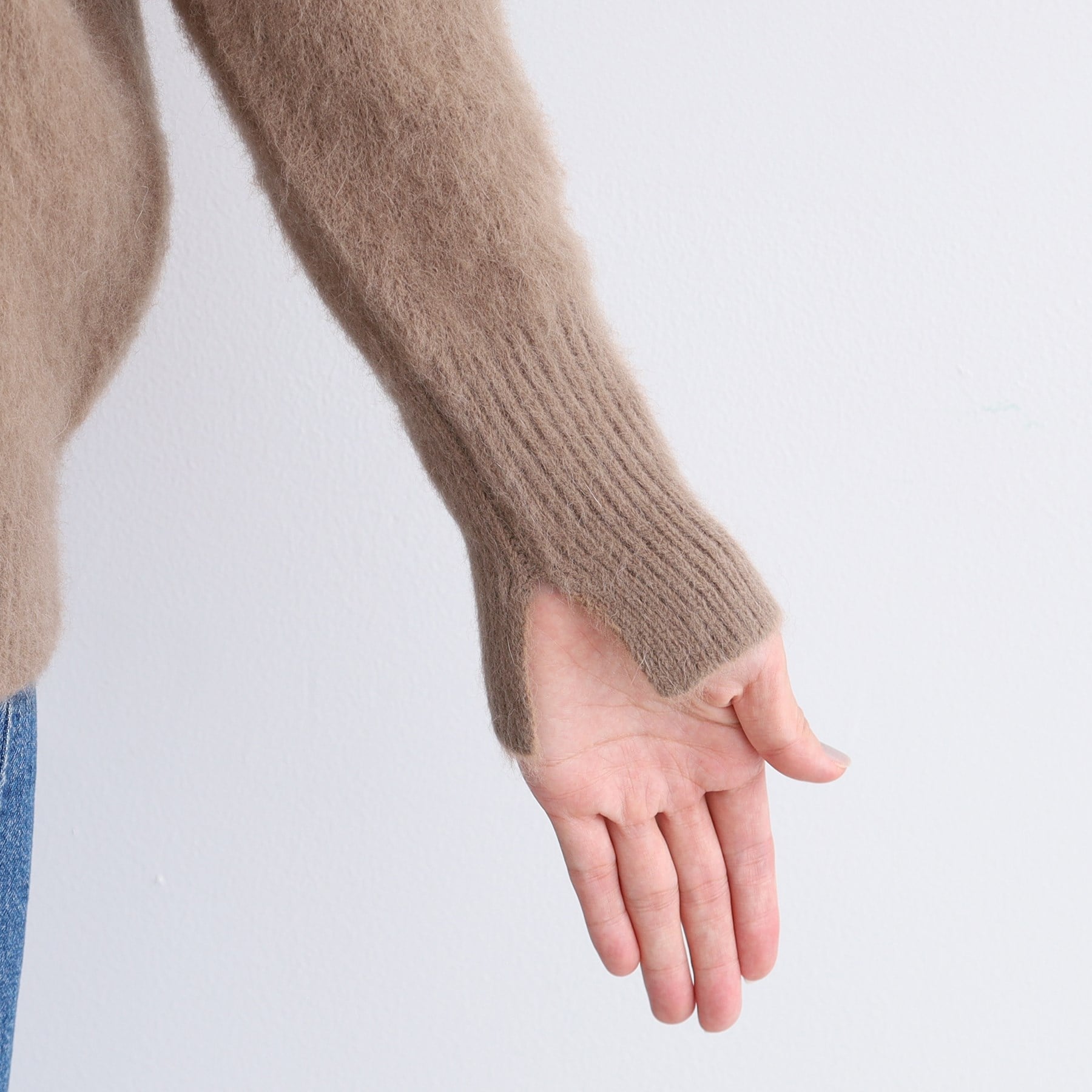 インディヴィ INDIVI 【フォックス混】ラウンドネックヘアリーニット （キャメルブラウン(041)） キャメルブラウン(041)