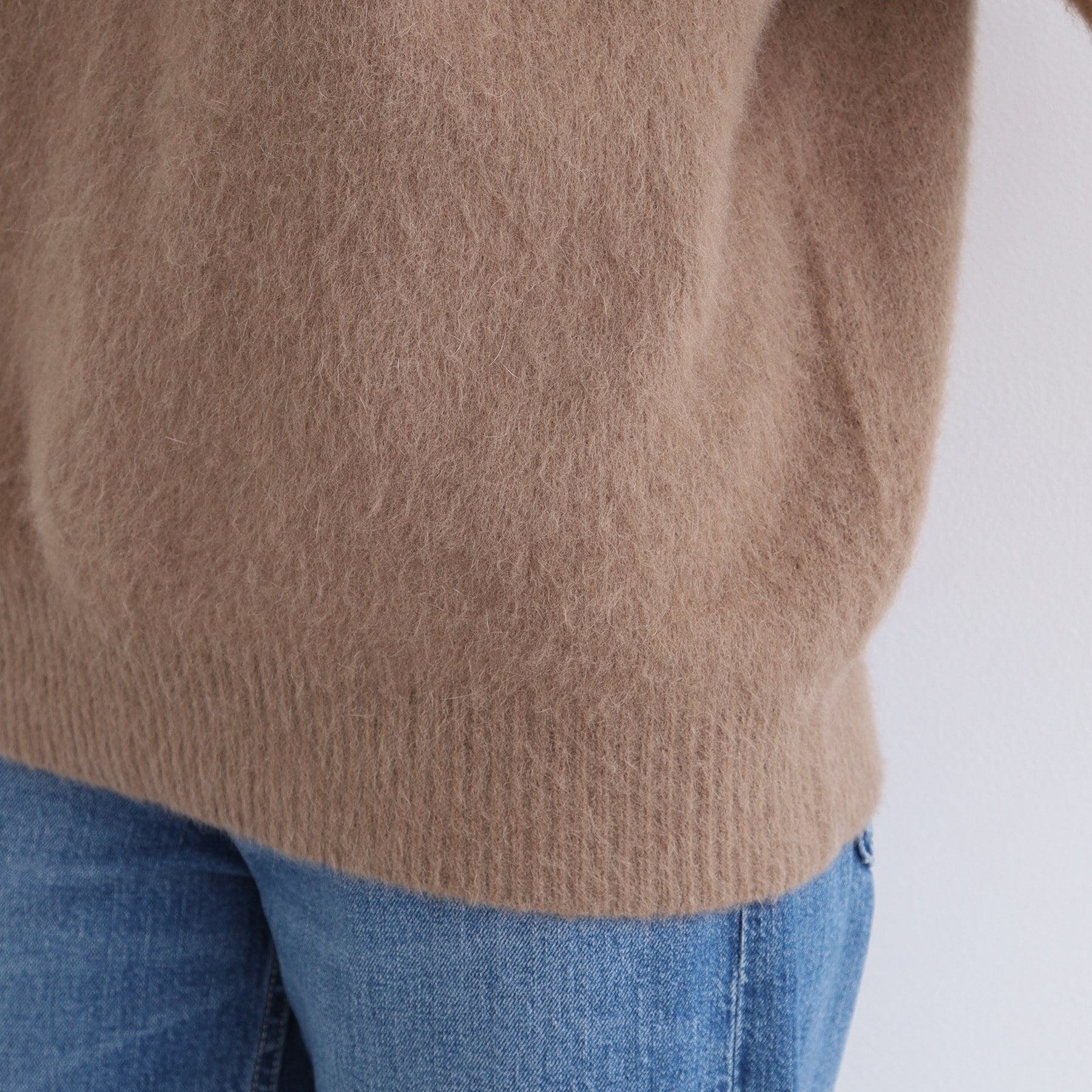 インディヴィ INDIVI 【フォックス混】ラウンドネックヘアリーニット （キャメルブラウン(041)） キャメルブラウン(041)