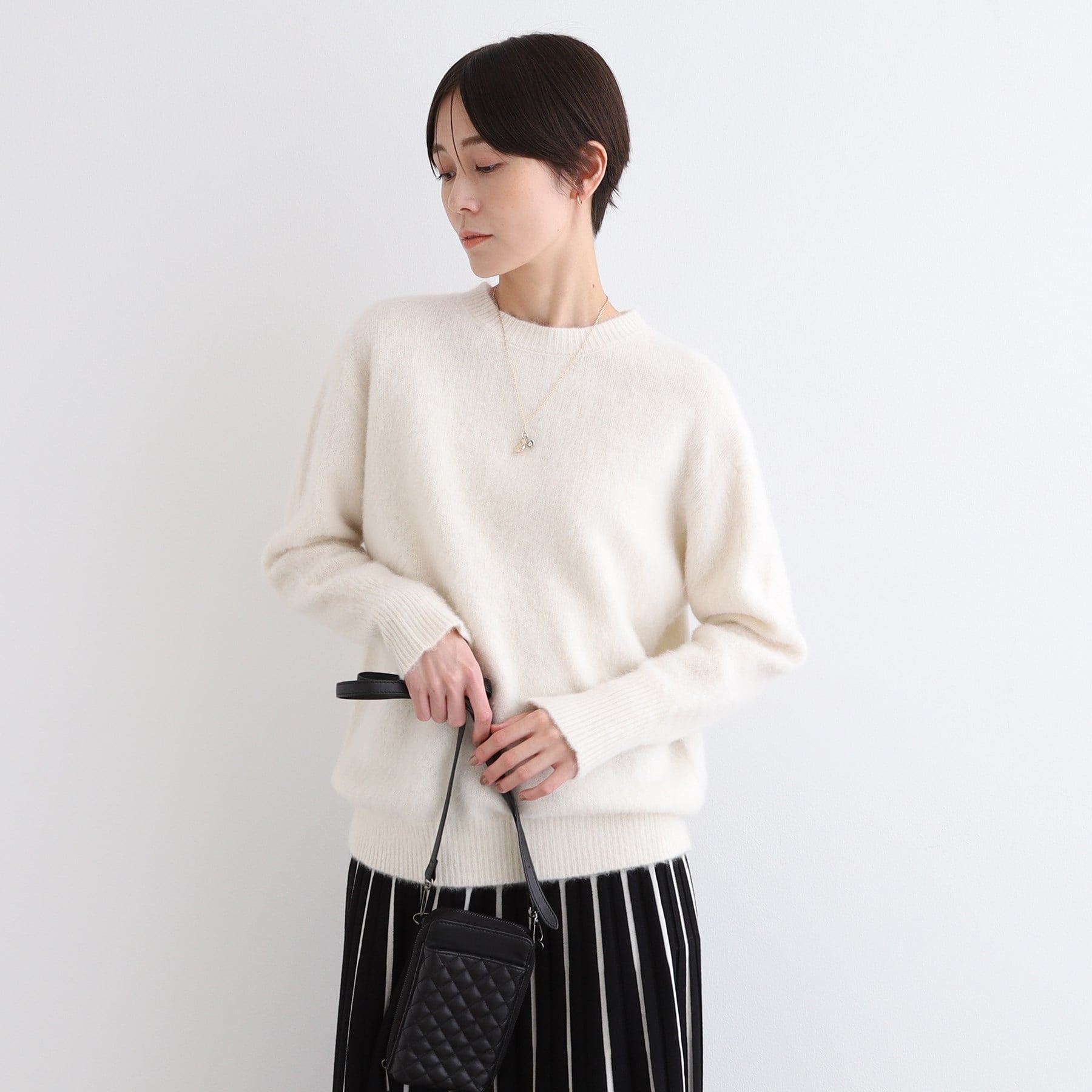 インディヴィ INDIVI 【フォックス混】ラウンドネックヘアリーニット （キャメルブラウン(041)） キャメルブラウン(041)