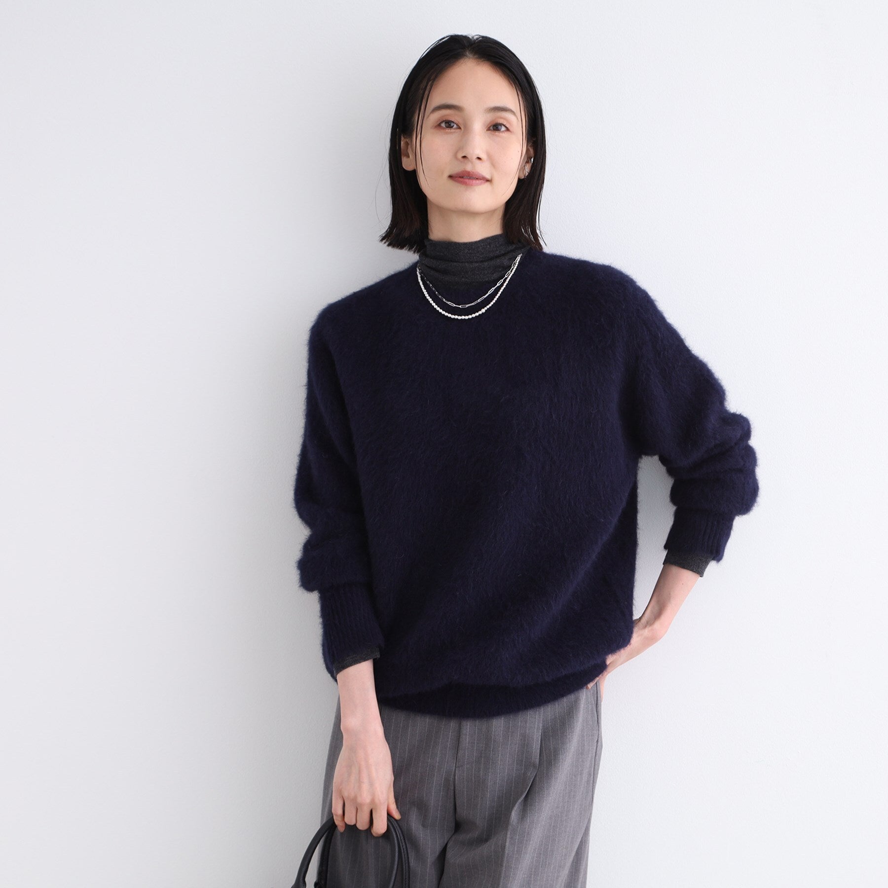 インディヴィ INDIVI 【フォックス混】ラウンドネックヘアリーニット （ネイビー(094)） ネイビー(094)