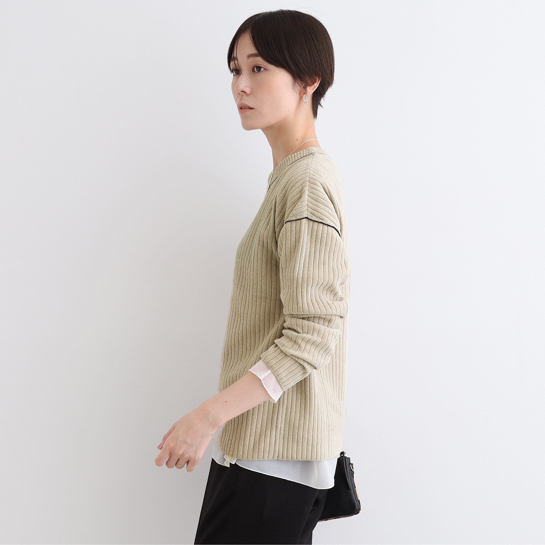 インディヴィ INDIVI 【トレンド◎／パイピングデザイン】モールヤーンニット （ベージュ(052)） ベージュ(052)