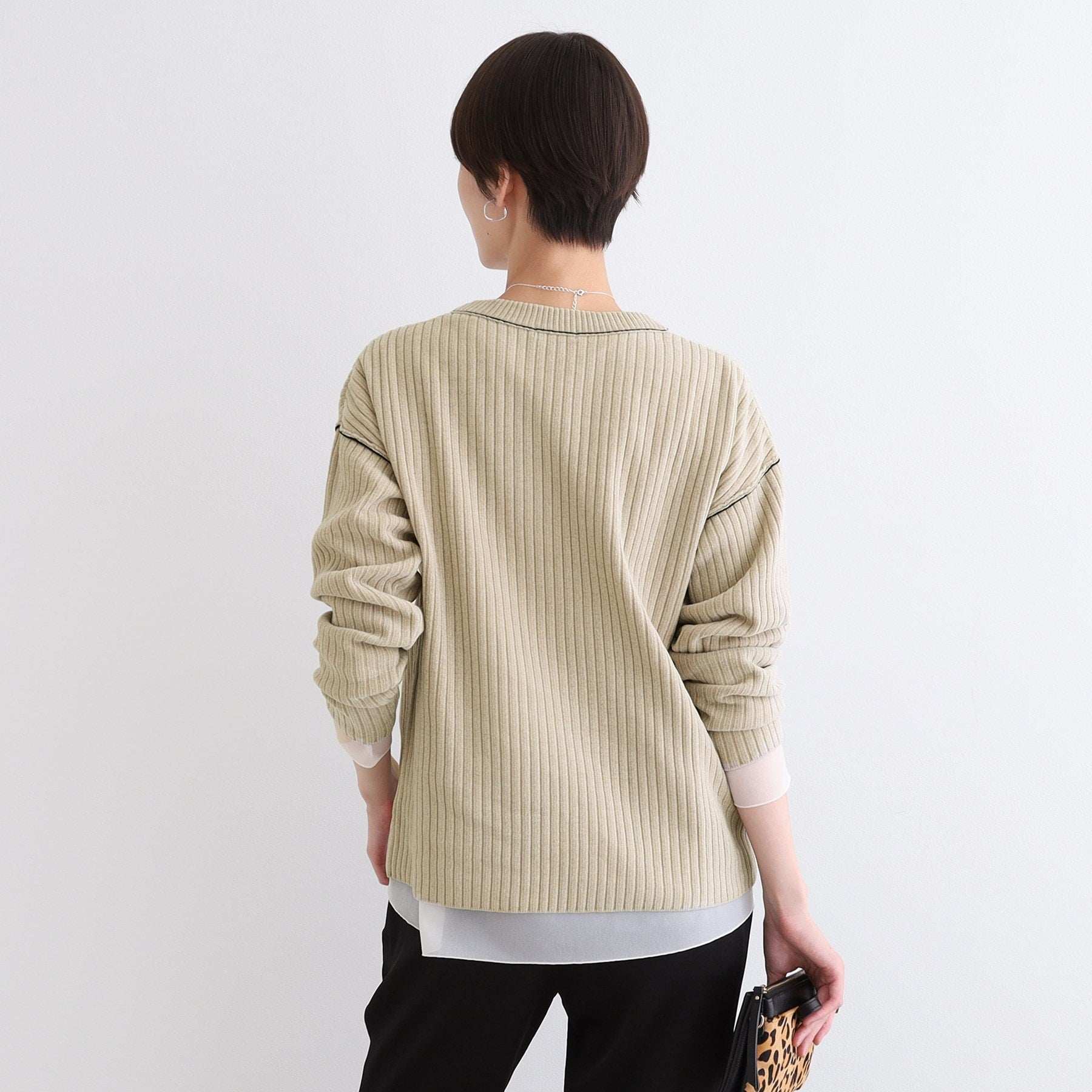 インディヴィ INDIVI 【トレンド◎／パイピングデザイン】モールヤーンニット （ベージュ(052)） ベージュ(052)