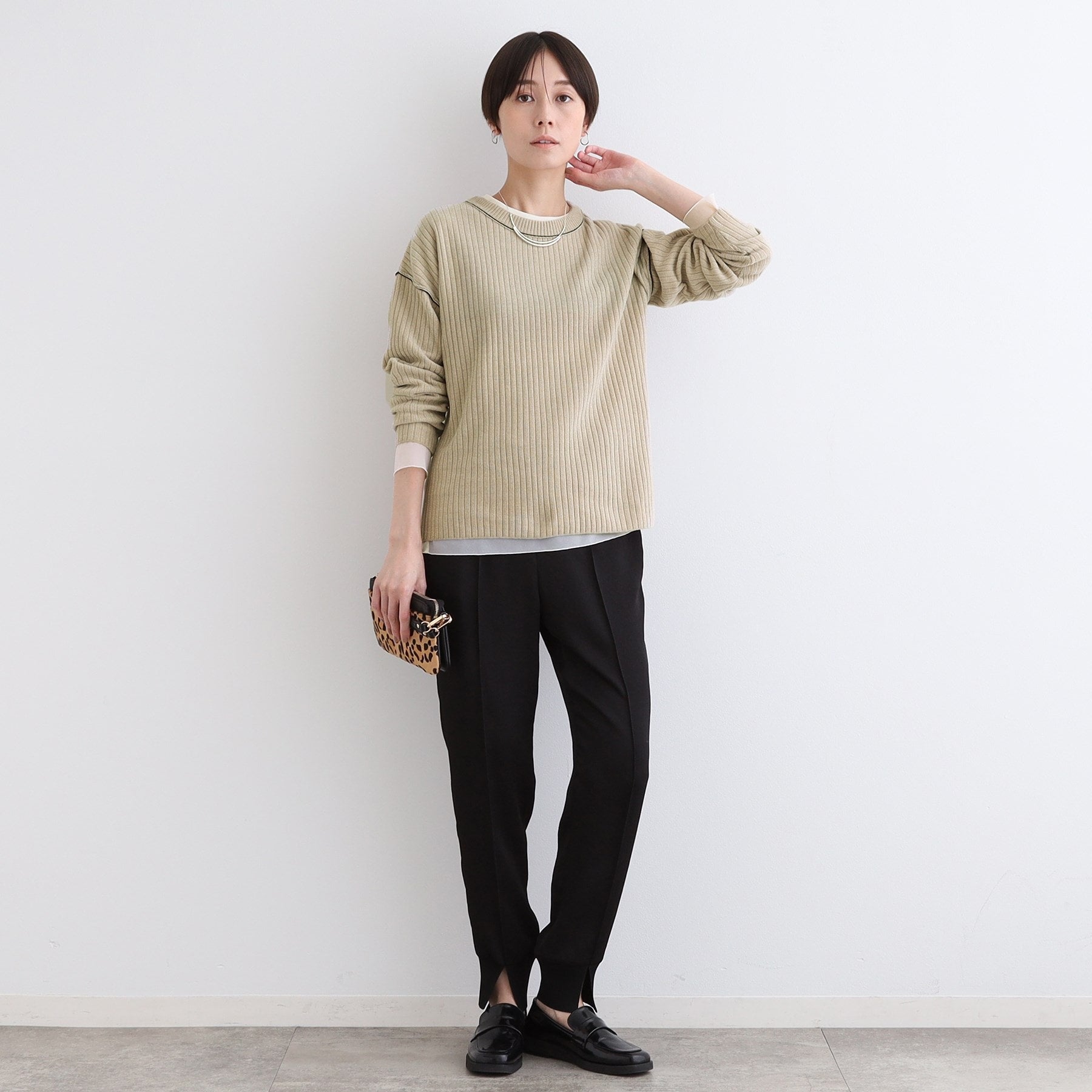 インディヴィ INDIVI 【トレンド◎／パイピングデザイン】モールヤーンニット （ベージュ(052)） ベージュ(052)