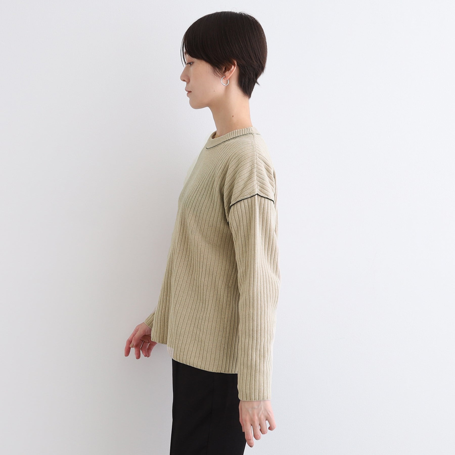 インディヴィ INDIVI 【トレンド◎／パイピングデザイン】モールヤーンニット （ベージュ(052)） ベージュ(052)