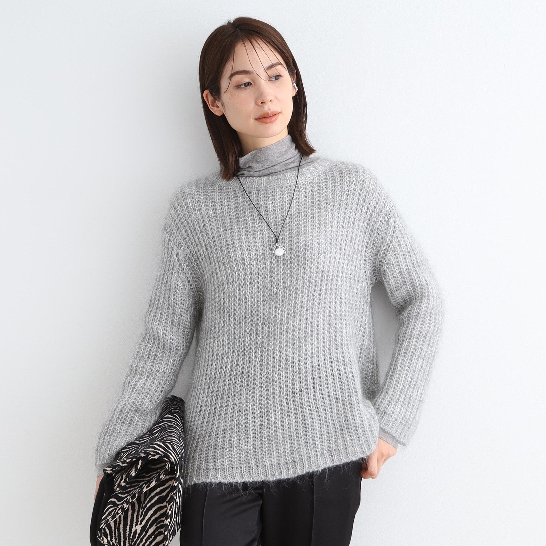 インディヴィ INDIVI 【洗える／モヘヤ混】ヘアリーゆるラメニット （ライトグレー(011)） ライトグレー(011)