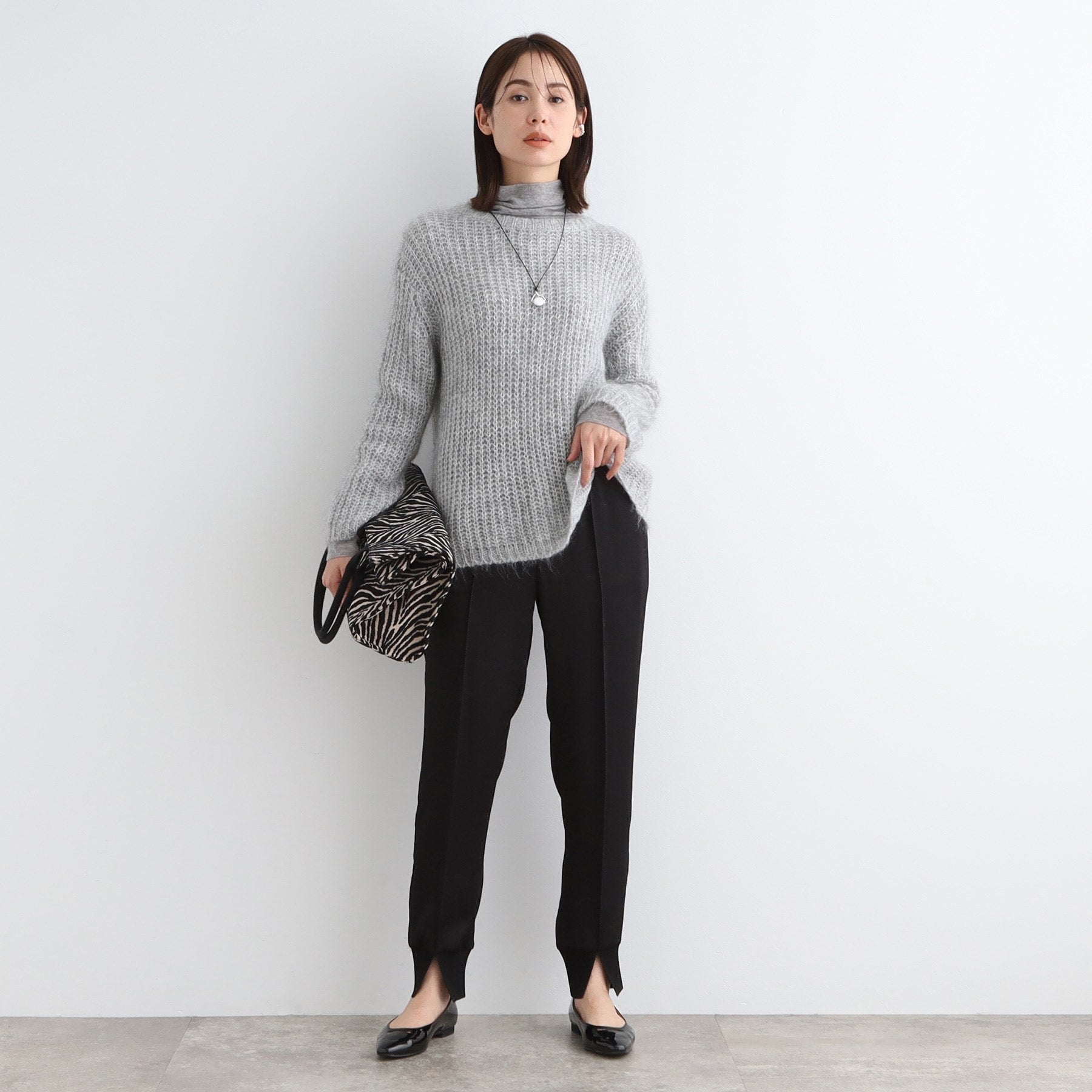 インディヴィ INDIVI 【洗える／モヘヤ混】ヘアリーゆるラメニット （ライトグレー(011)） ライトグレー(011)