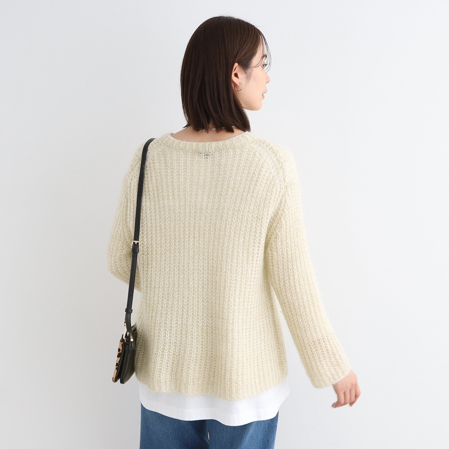 インディヴィ INDIVI 【洗える／モヘヤ混】ヘアリーゆるラメニット （ライトグレー(011)） ライトグレー(011)