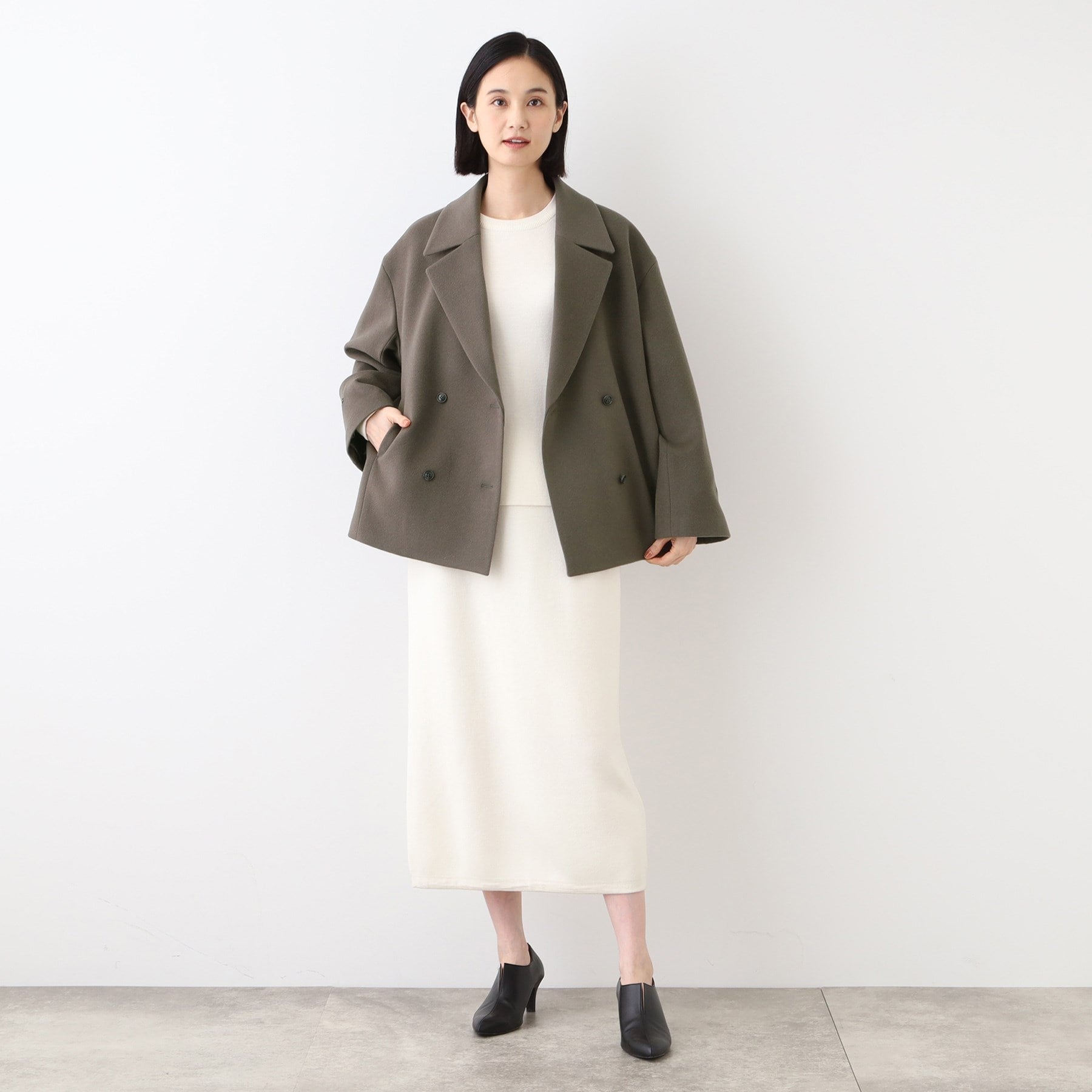 インディヴィ INDIVI 【日本製】ベルト付フォルムショートコート