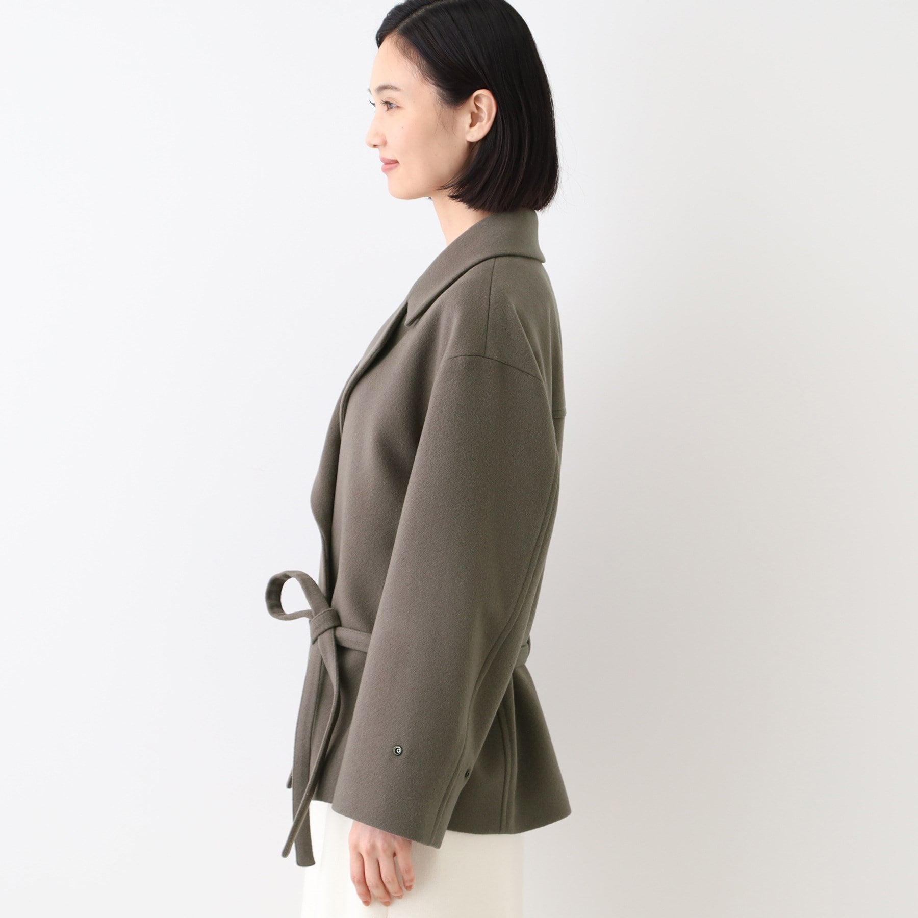 インディヴィ INDIVI 【日本製】ベルト付フォルムショートコート